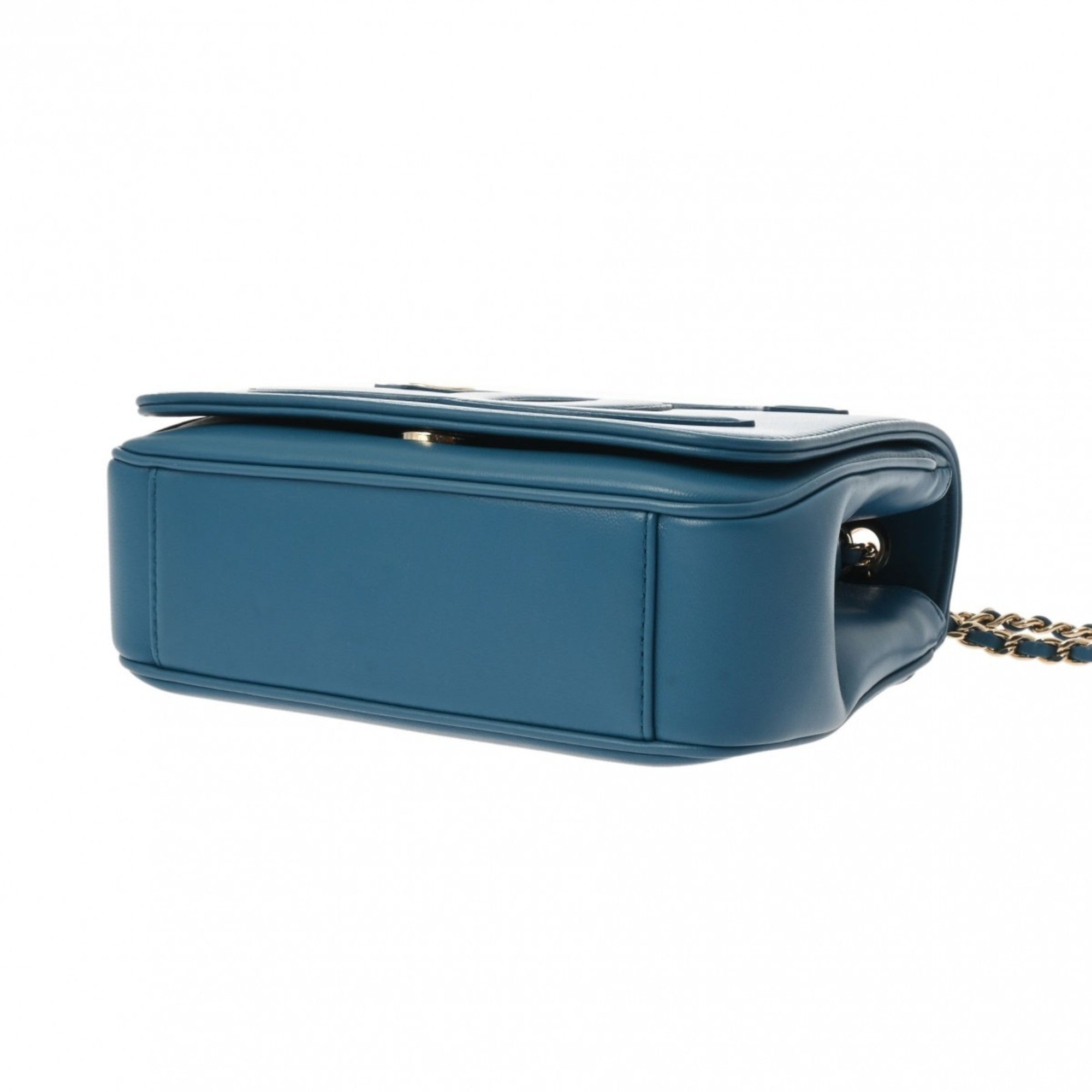 Chanel Blue Leather Shoulder Bag (Pre-Owned)