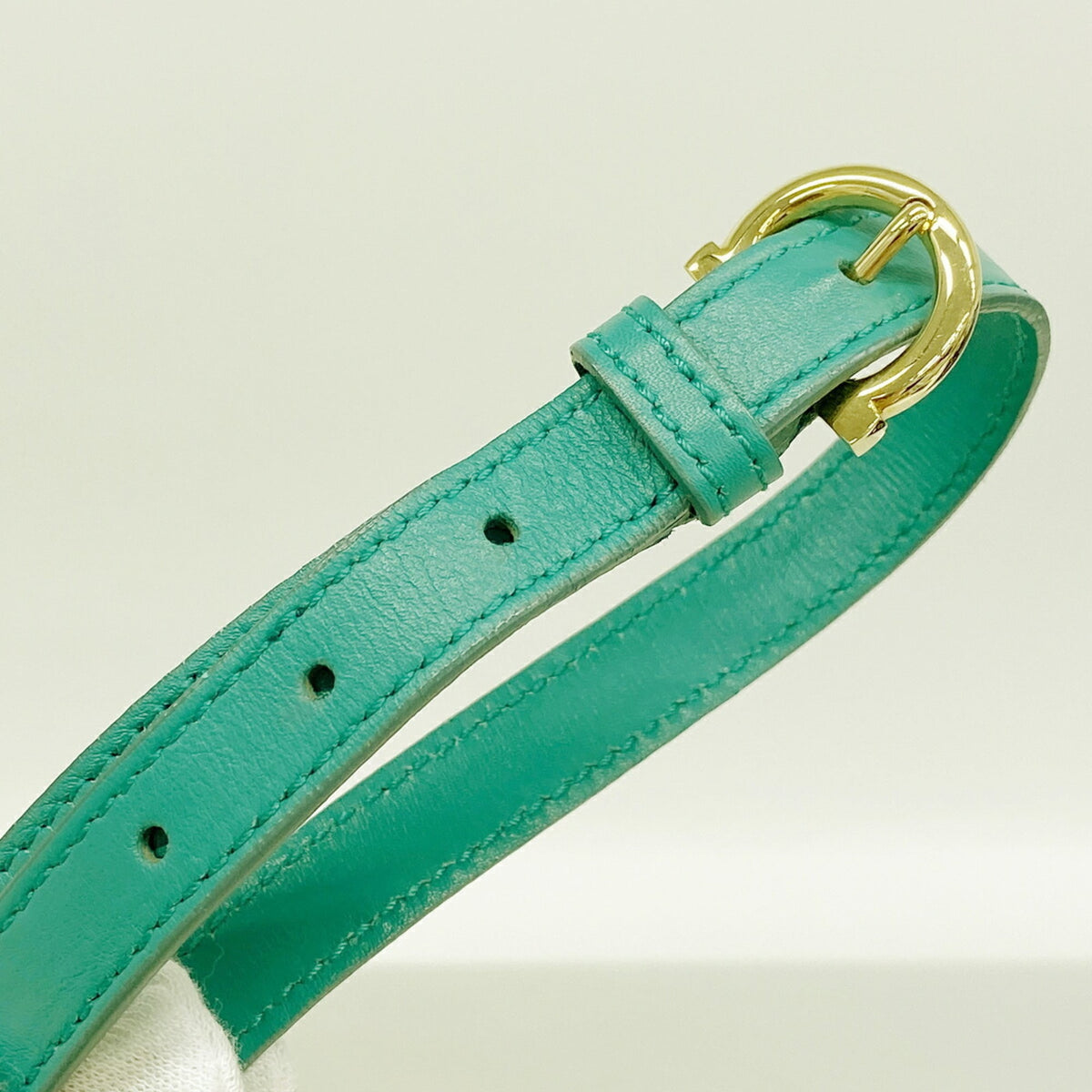 Salvatore Ferragamo Green Leather Handbag (Pre-Owned)