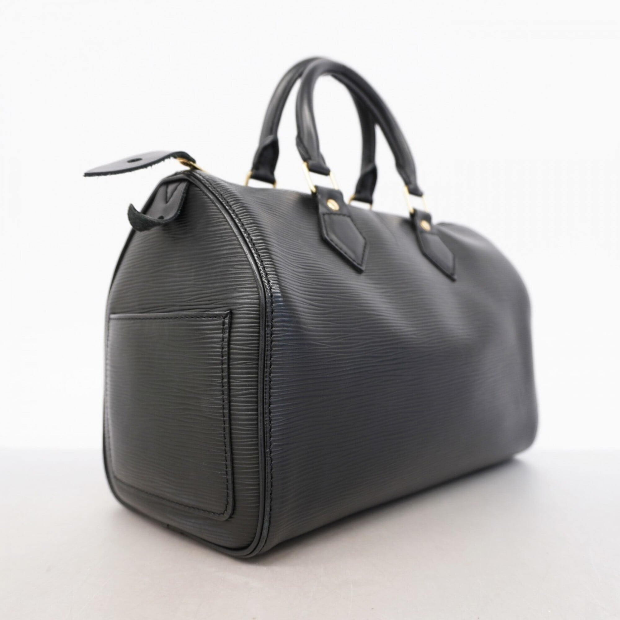 Louis Vuitton Noir Handbag (Pre-Owned)