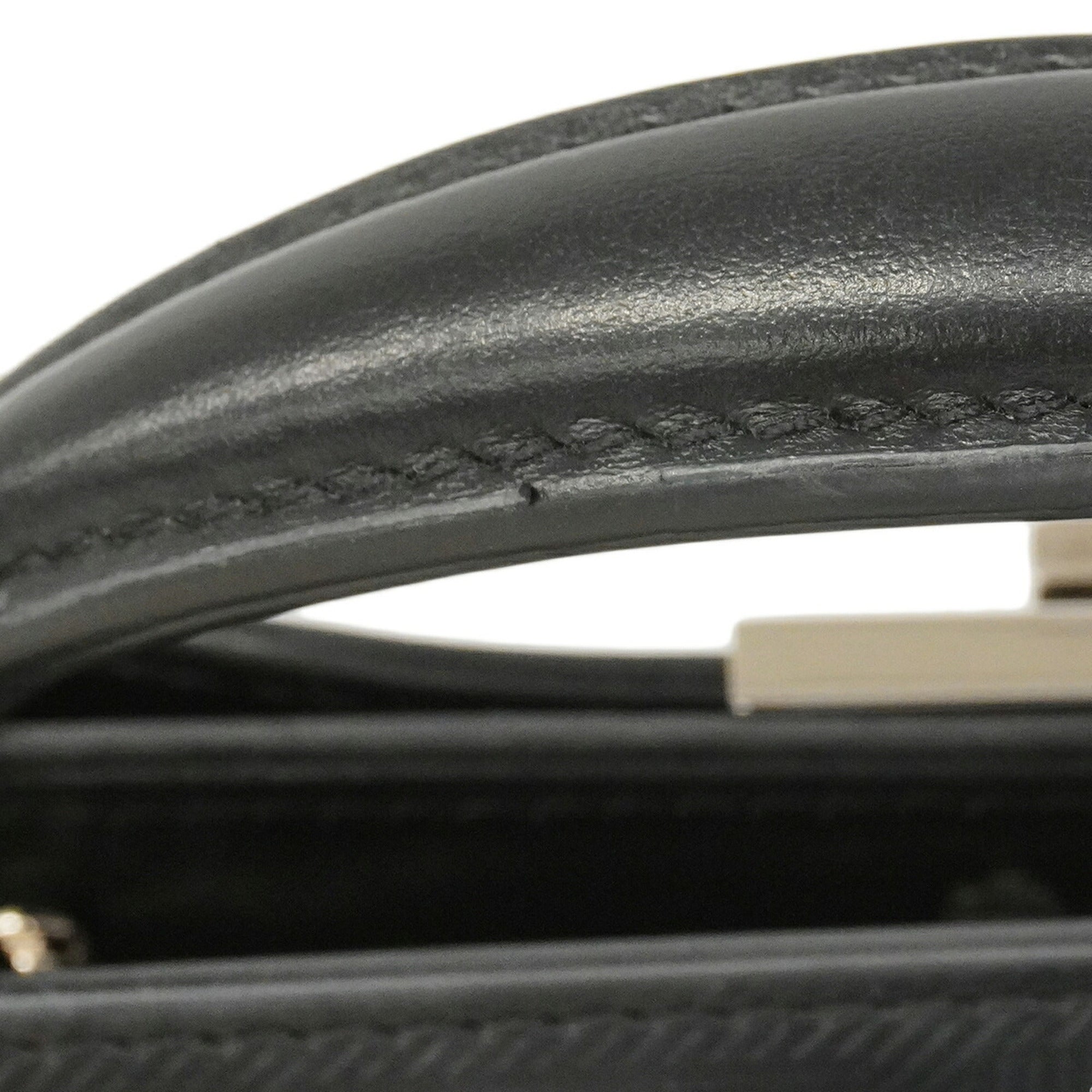 Fendi Black Leather Handbag (Pre-Owned)