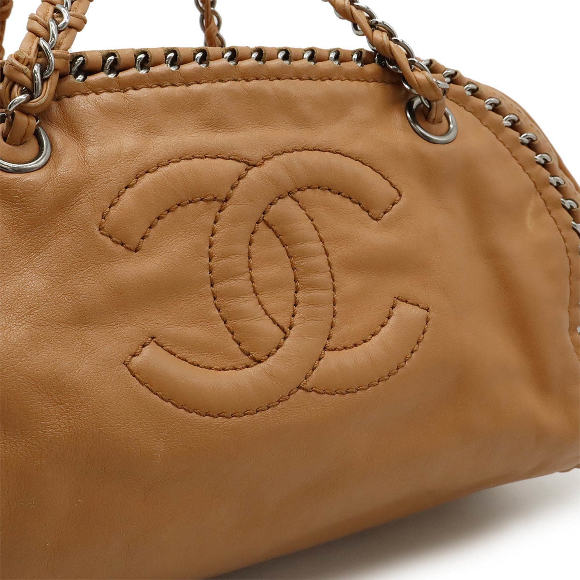 Chanel Salmon Pink Leather Shoulder Bag (Pre-Owned)