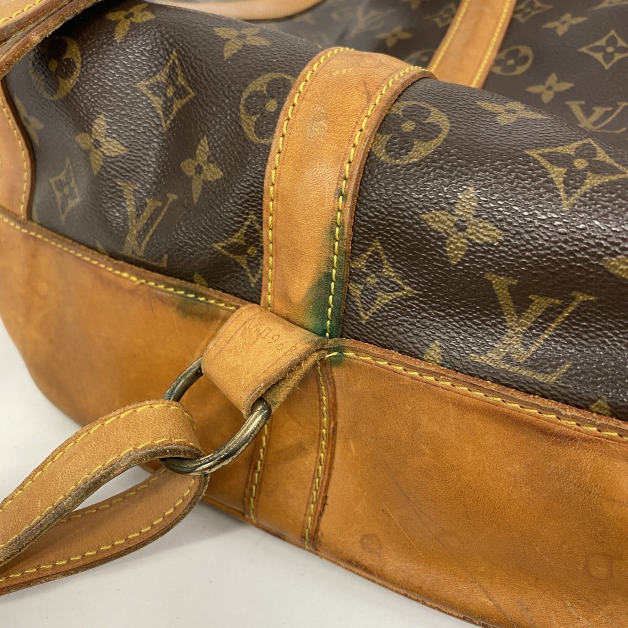 Louis Vuitton Brown Shoulder Bag (Pre-Owned)