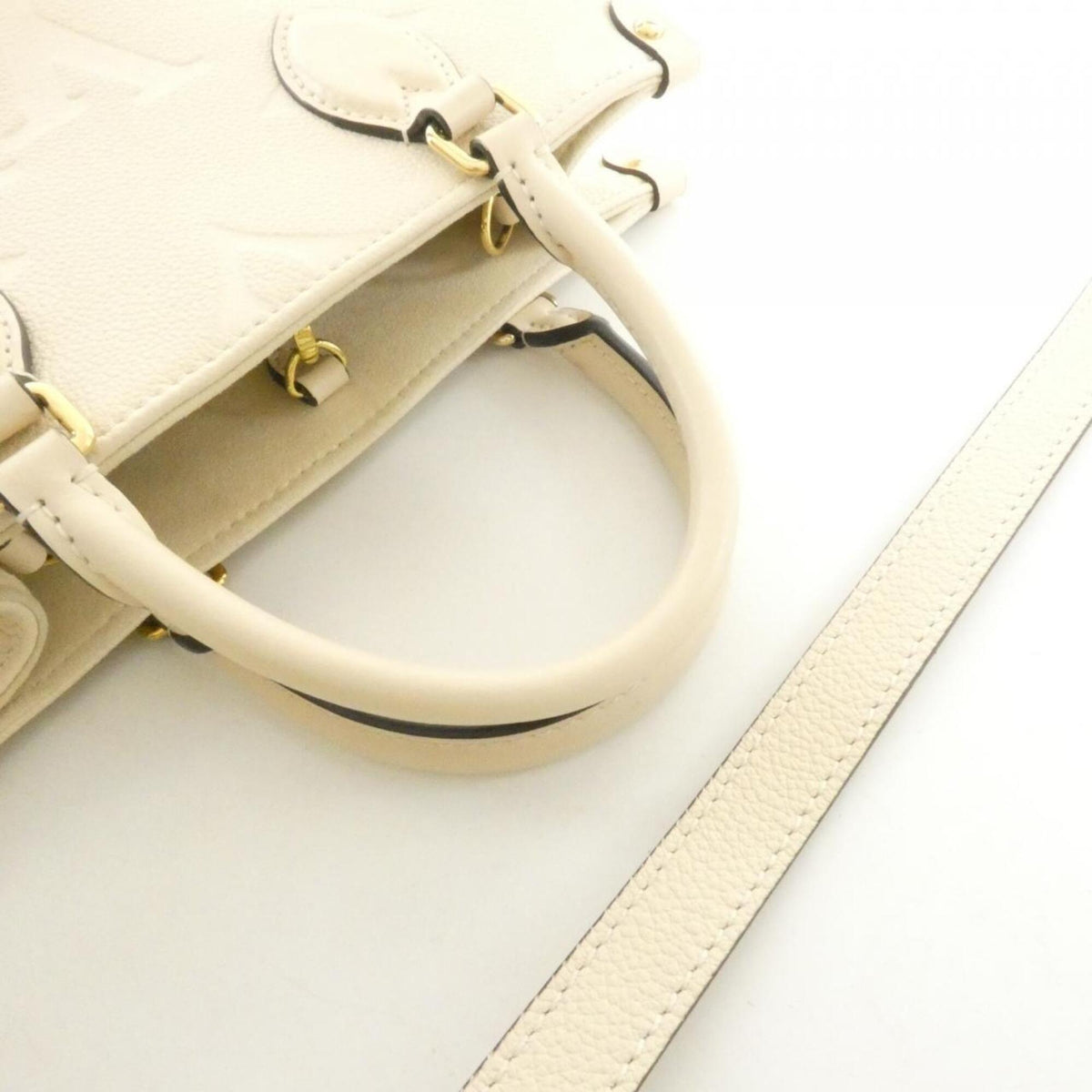 Louis Vuitton Beige Leather Handbag (Pre-Owned)