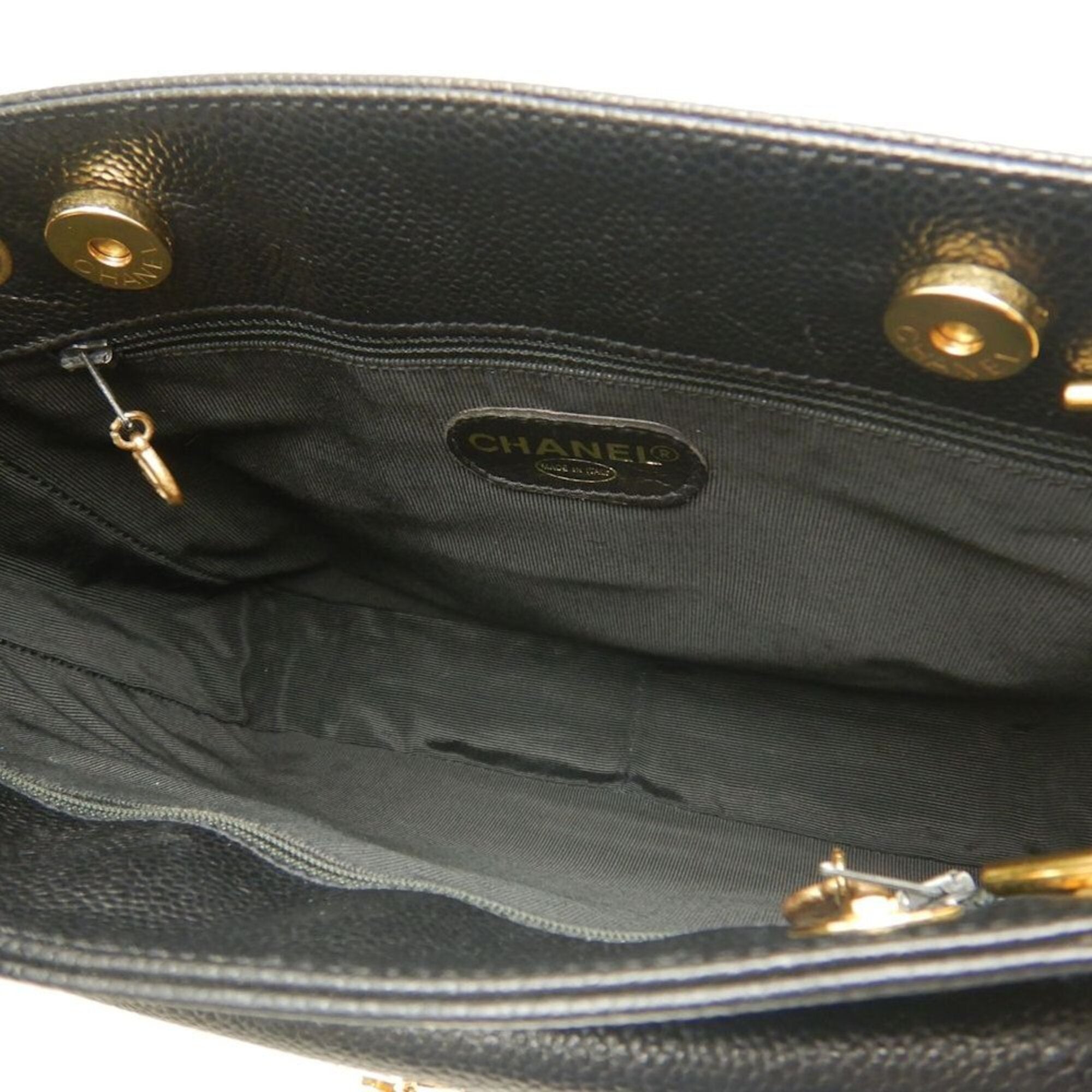 Chanel Black Grained Calfskin Shoulder Bag (Pre-Owned)