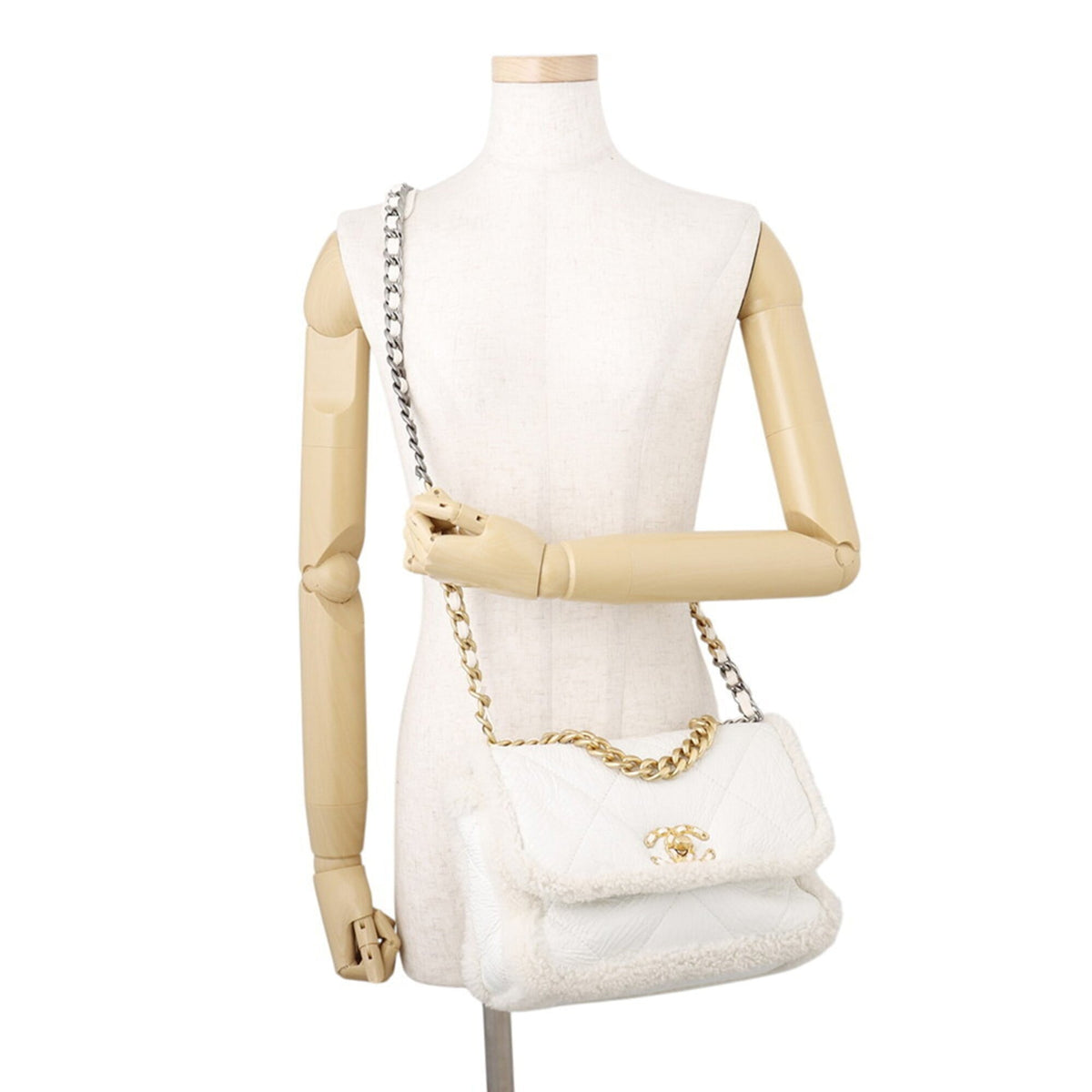 Chanel White Handbag Shoulder Bag (Pre-Owned)