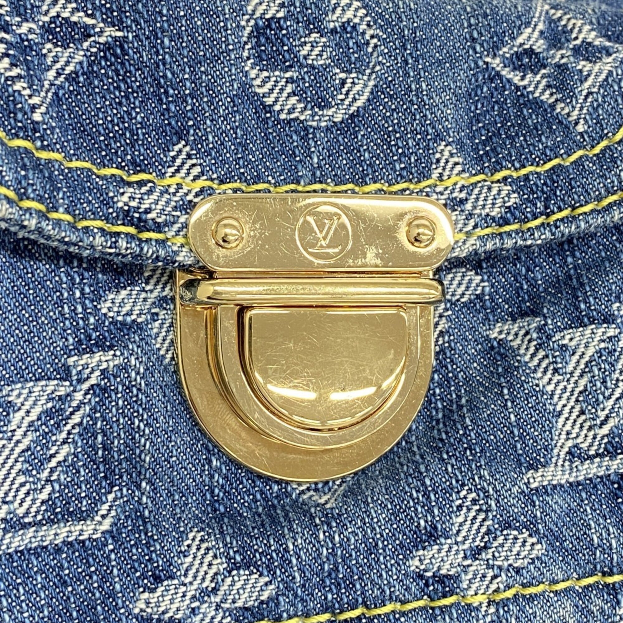 Louis Vuitton Blue Shoulder Bag (Pre-Owned)