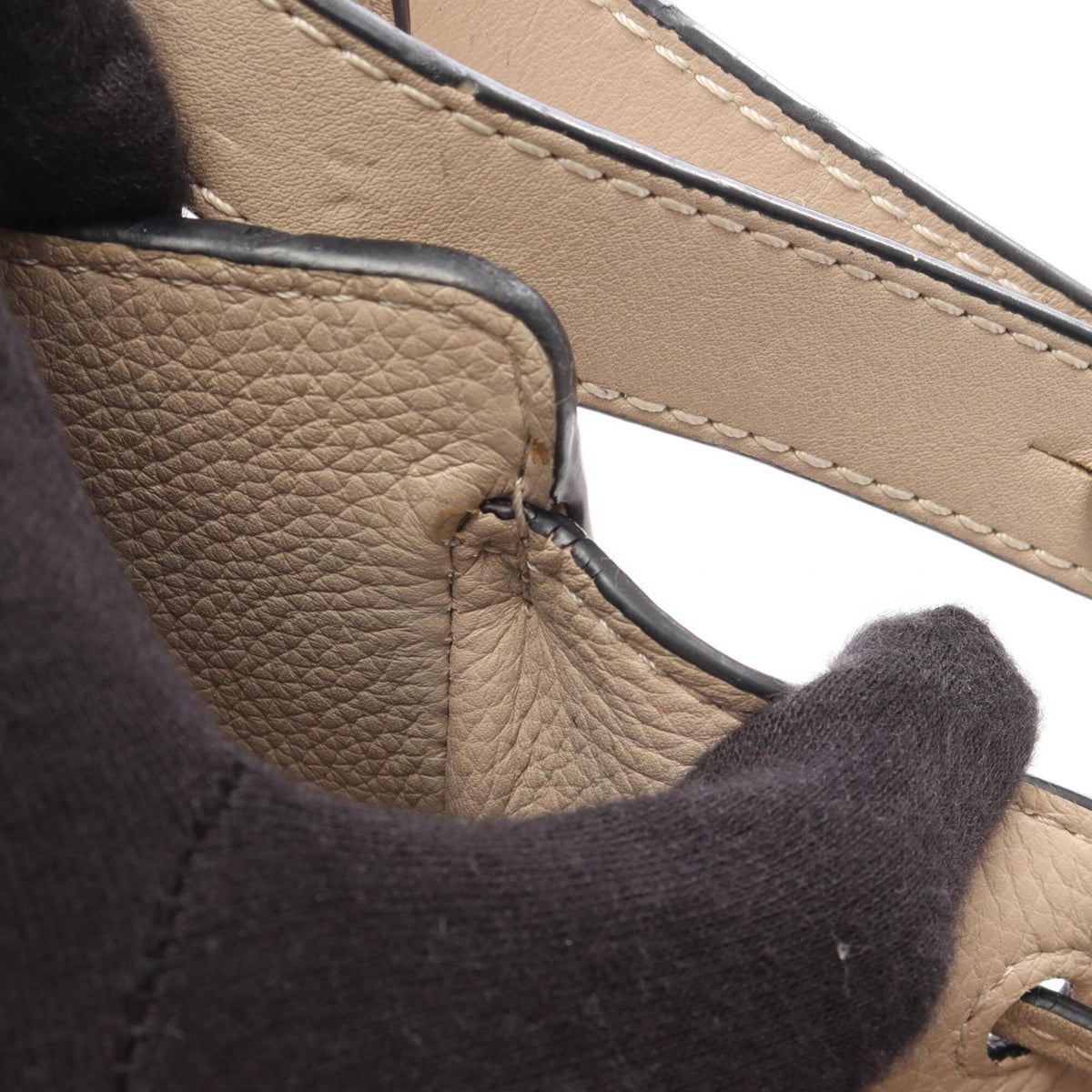 Loewe Beige Leather Handbag (Pre-Owned)