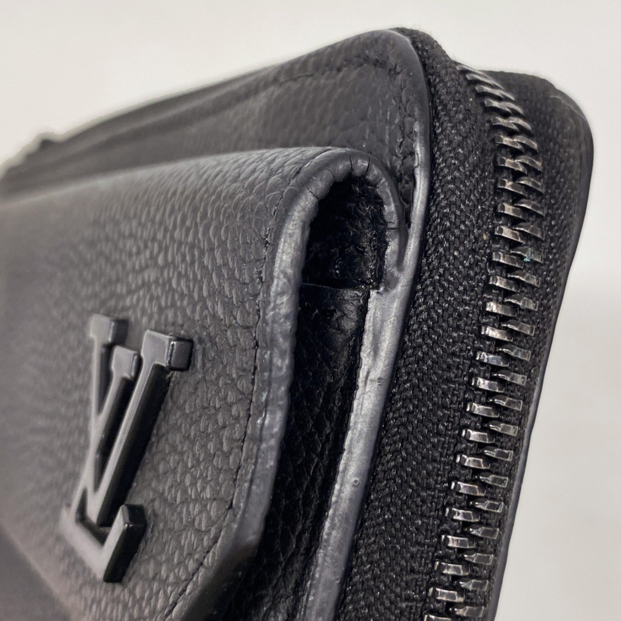 Louis Vuitton Black Long Wallet (Bi-Fold) (Pre-Owned)