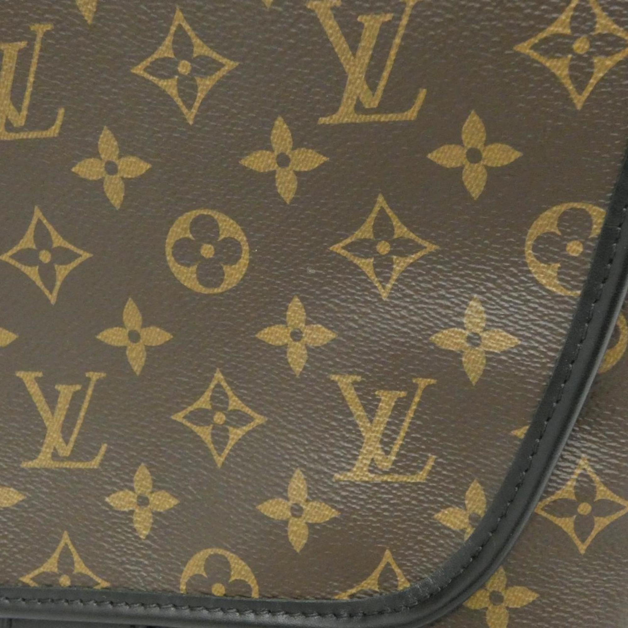 Louis Vuitton Marron Coated Canvas Shoulder Bag (Pre-Owned)