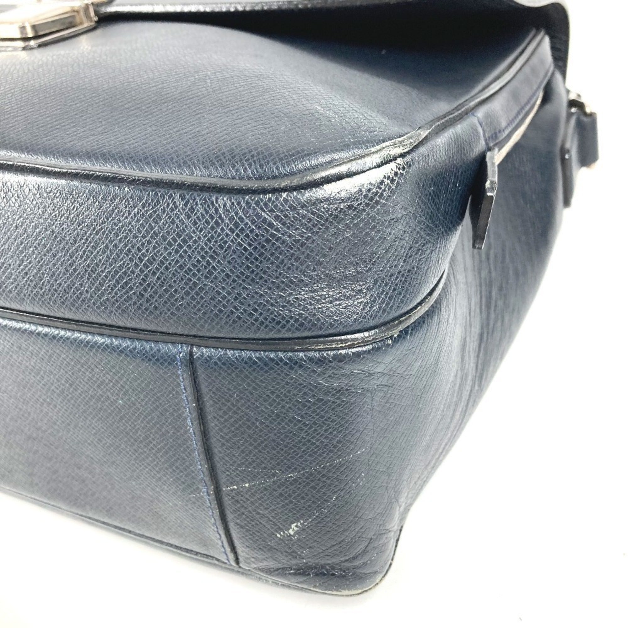 Louis Vuitton Boreal Navy Taiga Leather Handbag Shoulder Bag (Pre-Owned)