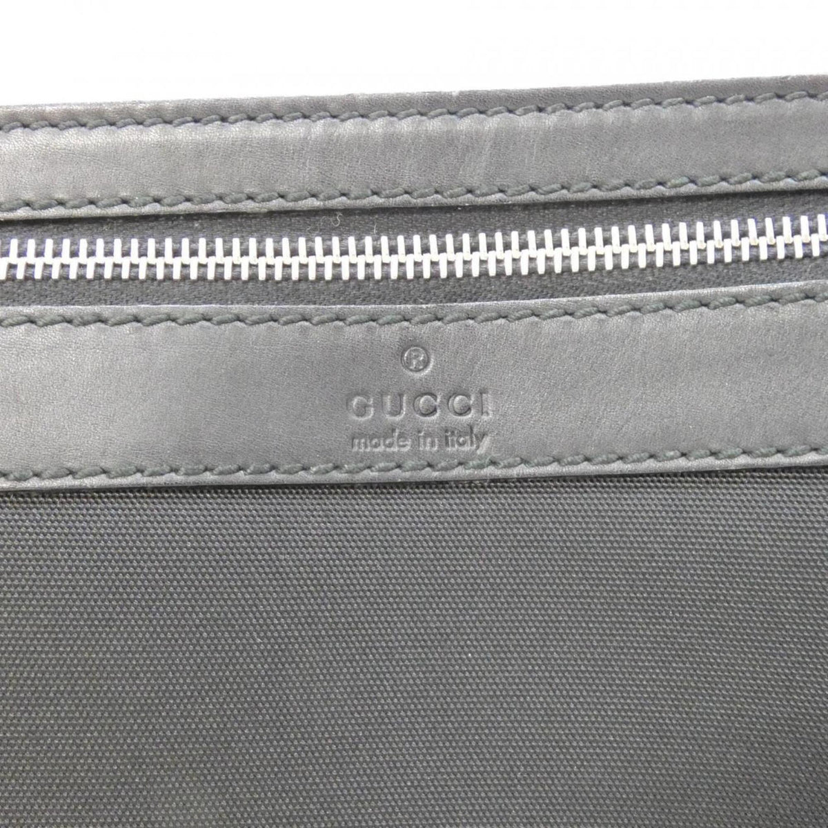Gucci Black Nylon Shoulder Bag (Pre-Owned)