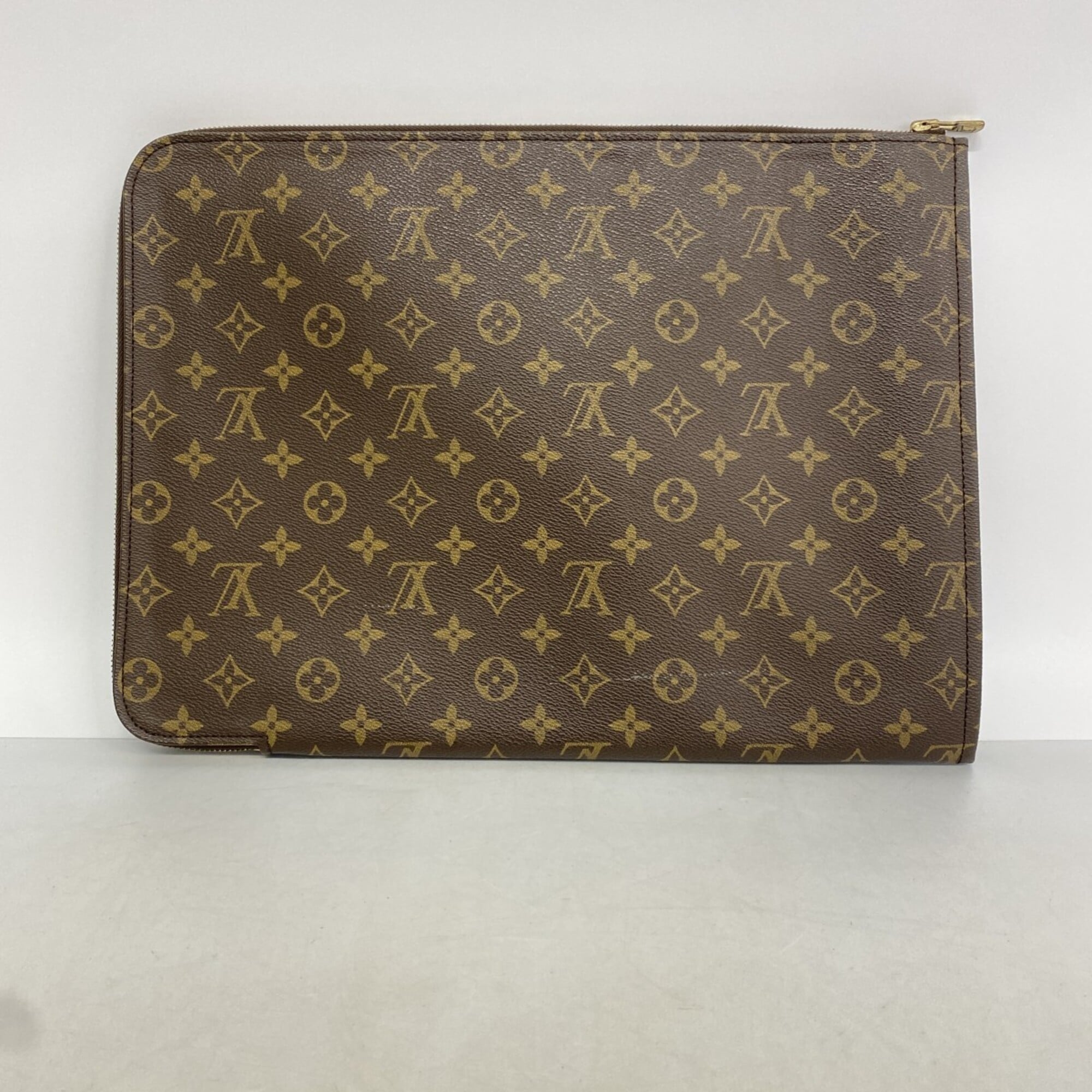 Louis Vuitton Brown Clutch Bag (Pre-Owned)