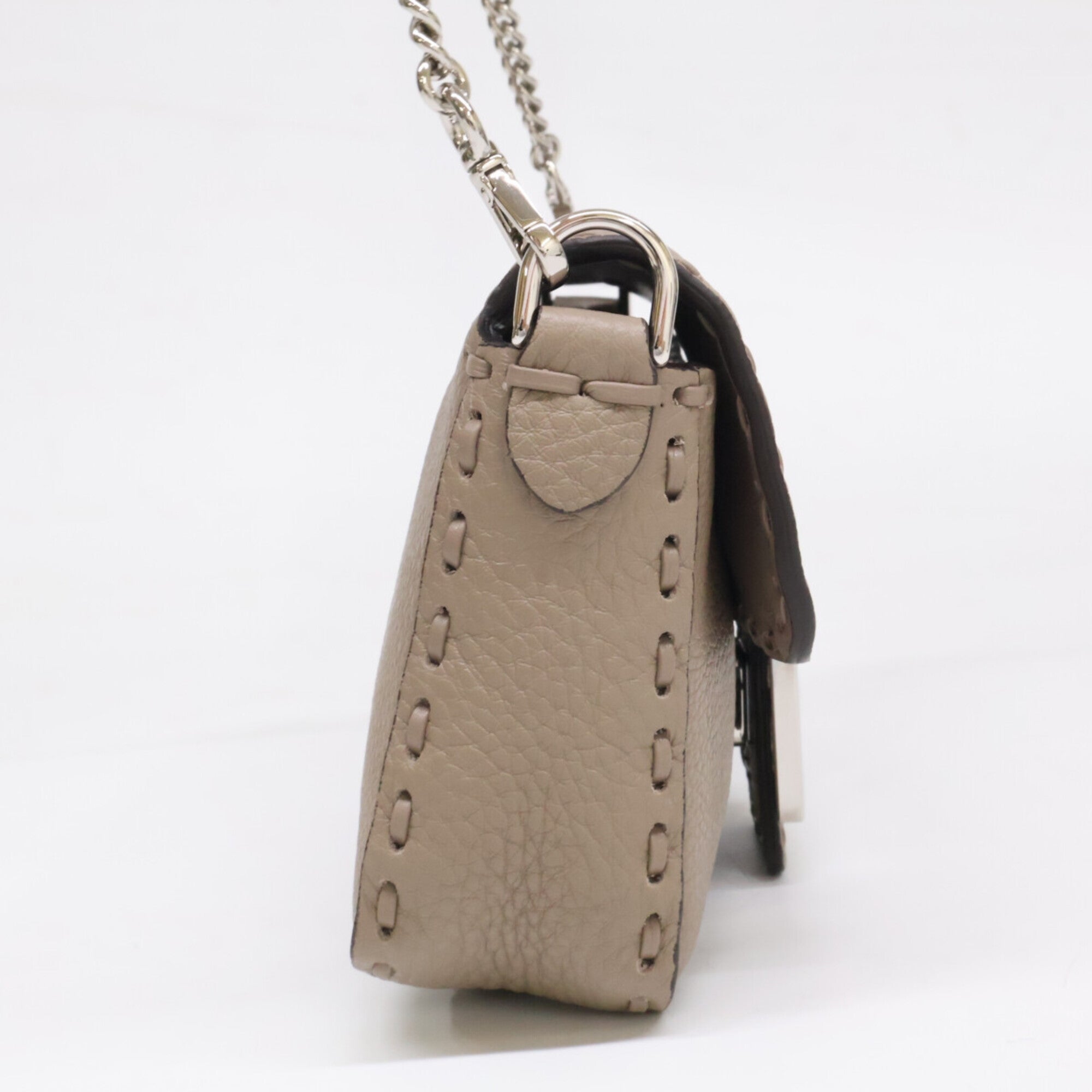 Fendi Silver Leather Handbag Shoulder Bag (Pre-Owned)