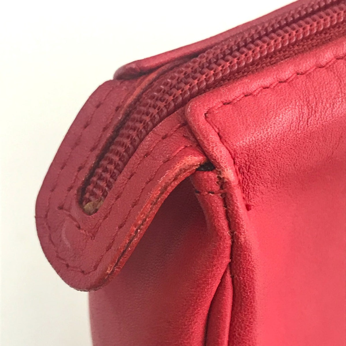 Christian Dior Red Leather Shoulder Bag (Pre-Owned)
