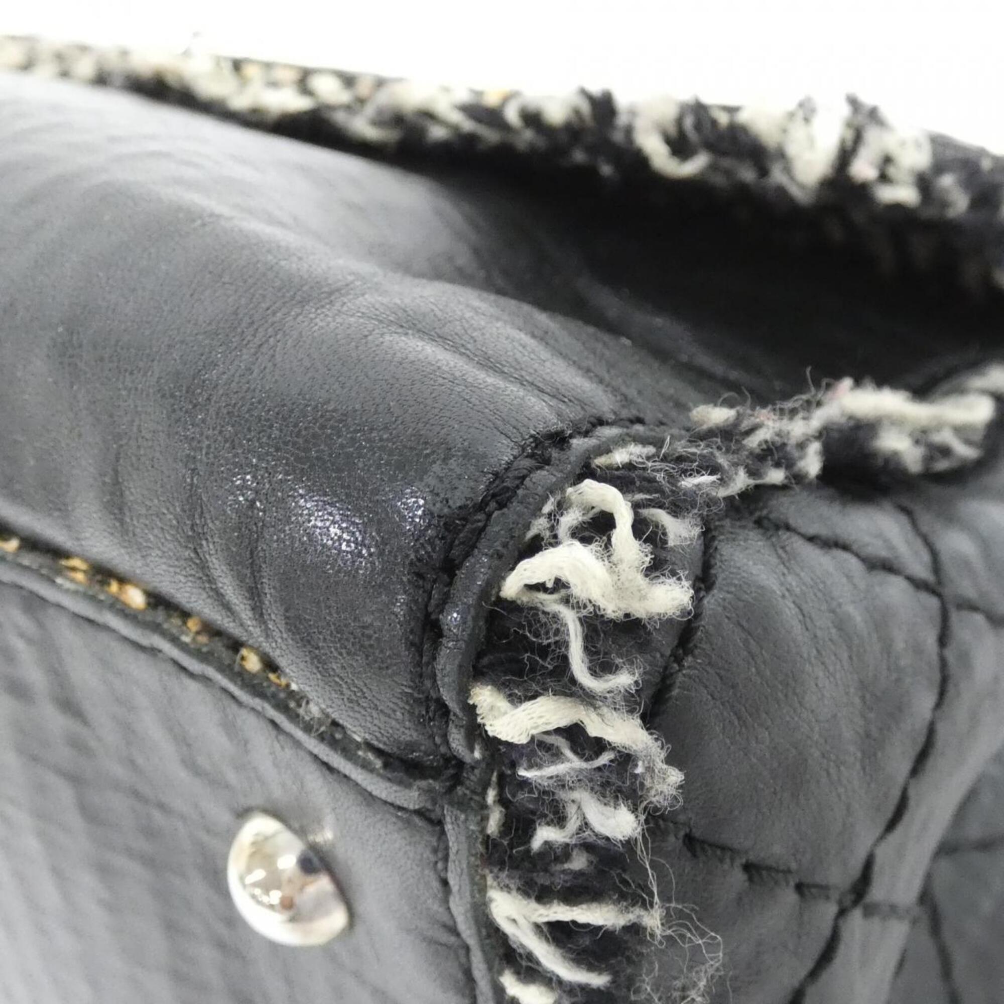 Chanel Black Tweed Leather Shoulder Bag (Pre-Owned)