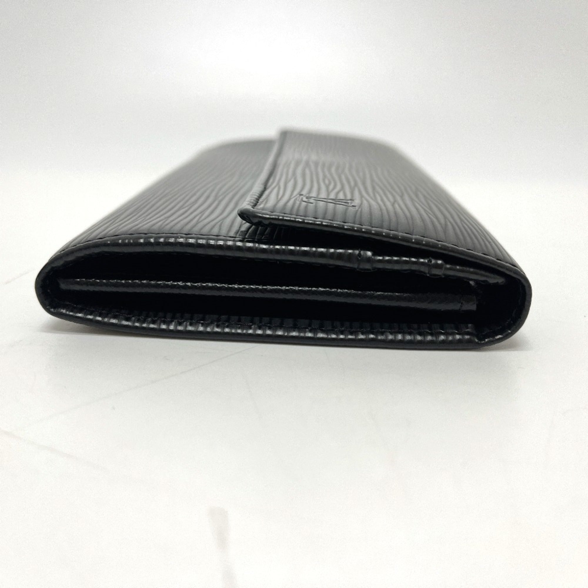 Louis Vuitton Black Epi Leather Long Wallet (Bi-Fold) (Pre-Owned)