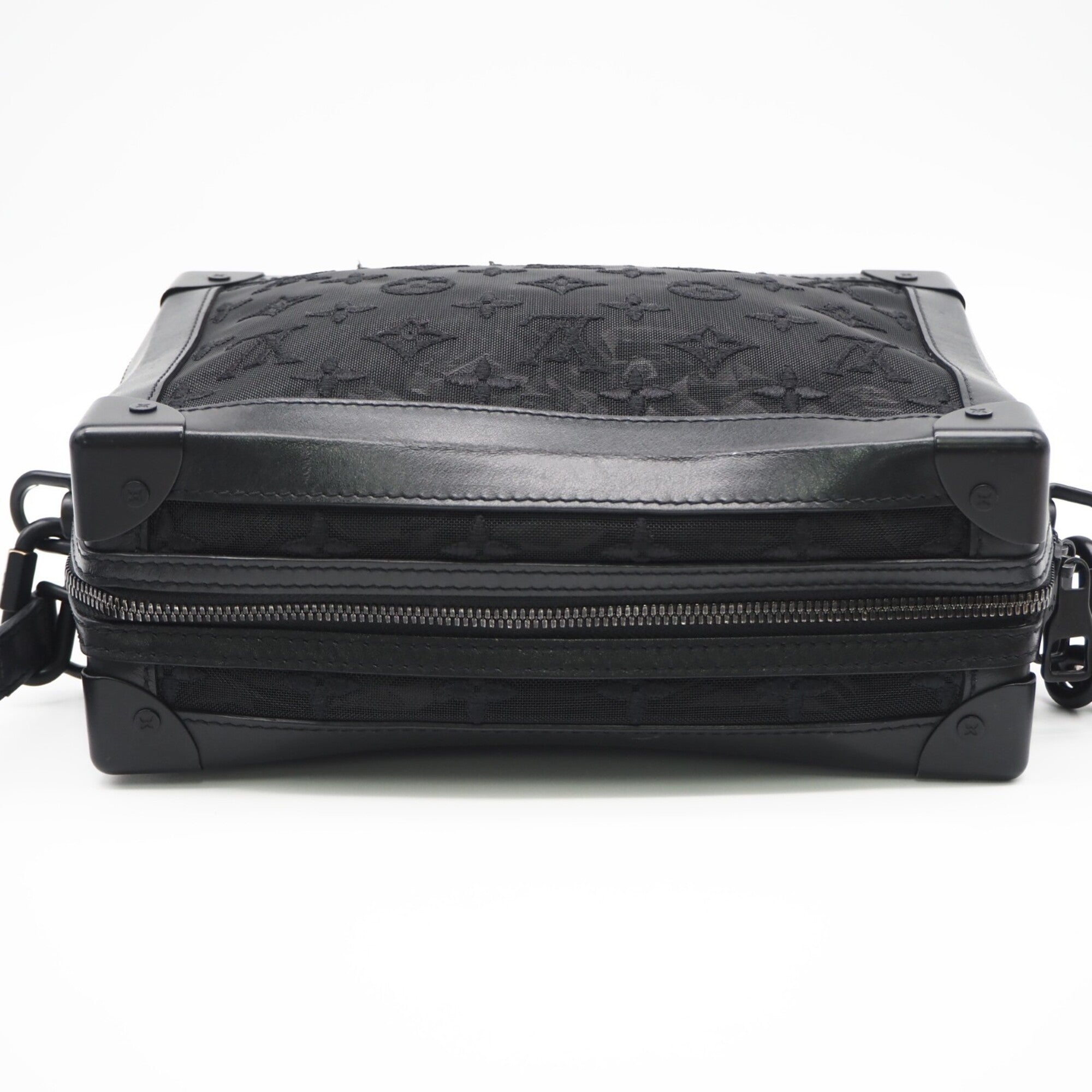 Louis Vuitton Black Mesh Leather Shoulder Bag (Pre-Owned)