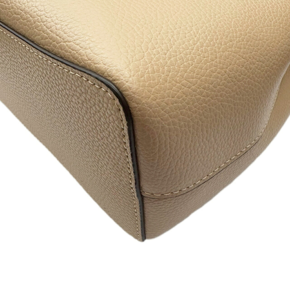 Coach Beige Leather Handbag Shoulder Bag (Pre-Owned)