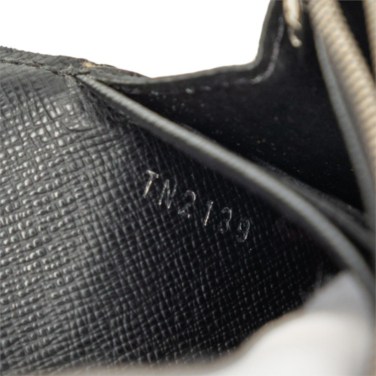 Louis Vuitton Black Noir Leather Long Wallet (Bi-Fold) (Pre-Owned)