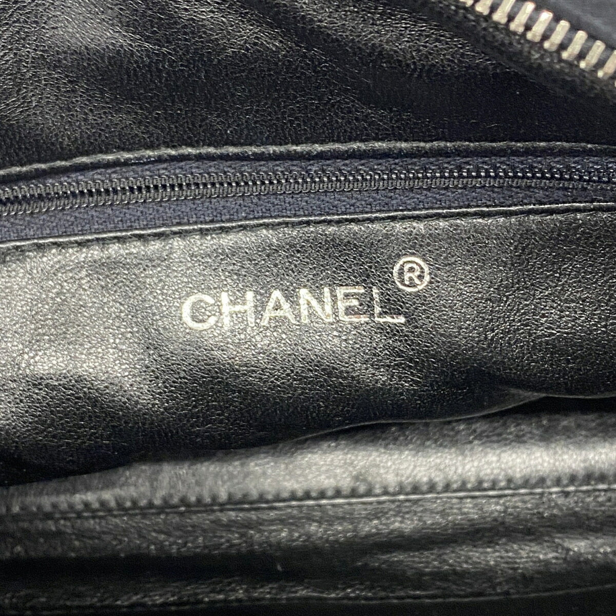 Chanel Black Suede Shoulder Bag (Pre-Owned)