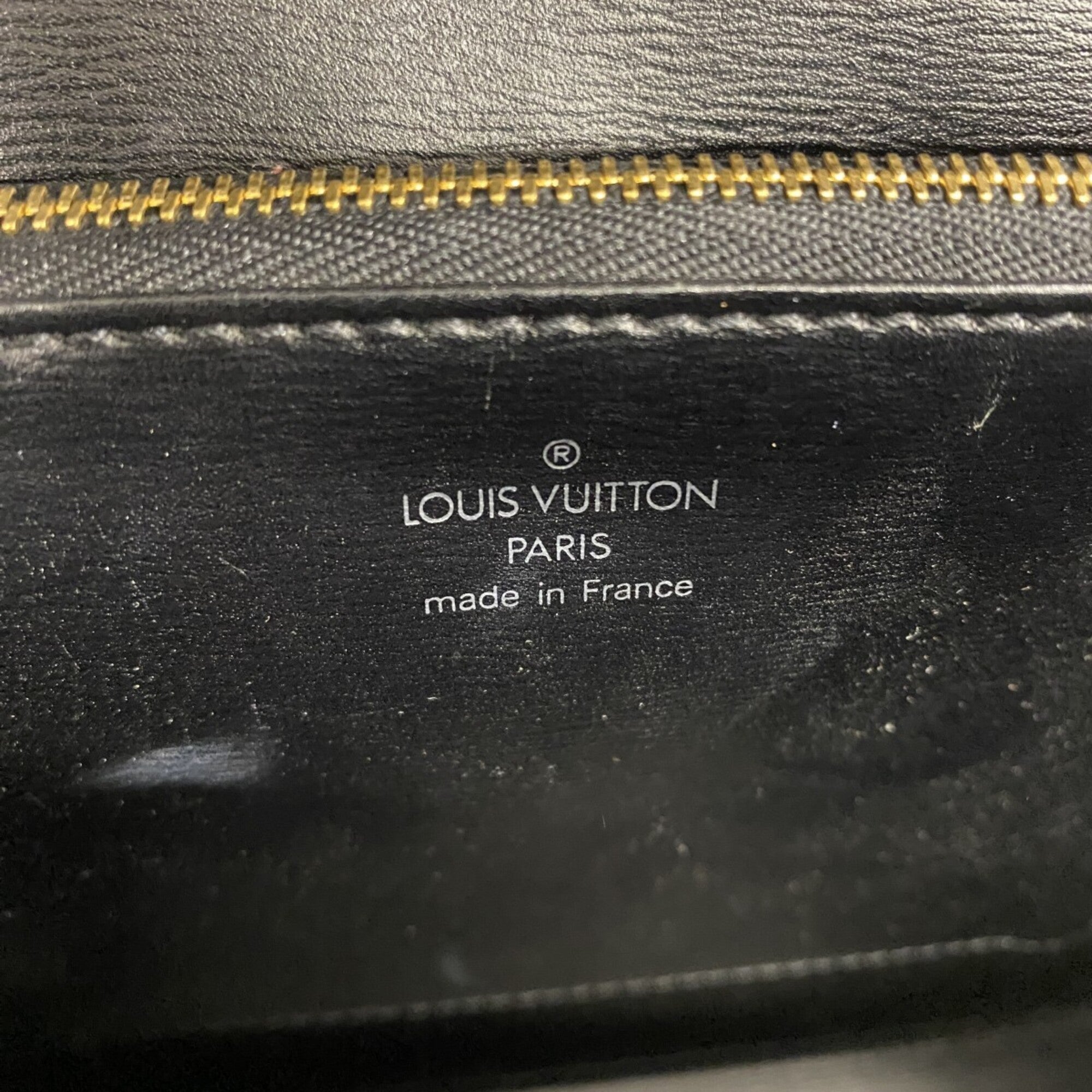 Louis Vuitton Noir Handbag (Pre-Owned)
