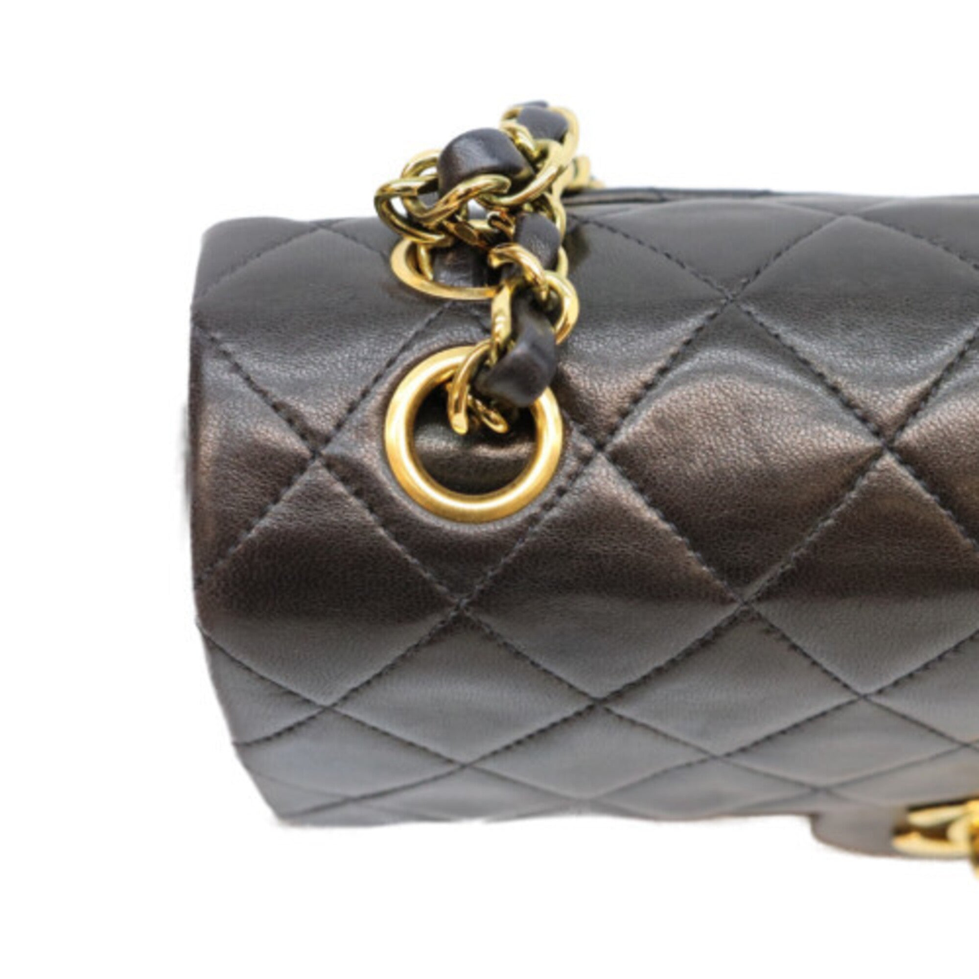 Chanel Black Leather Shoulder Bag (Pre-Owned)