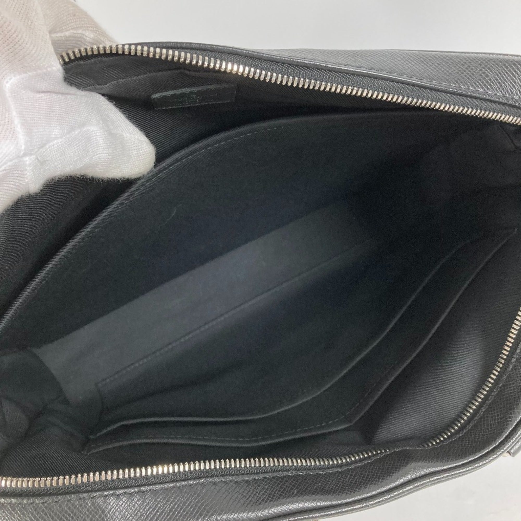Louis Vuitton Black Leather Briefcase (Pre-Owned)