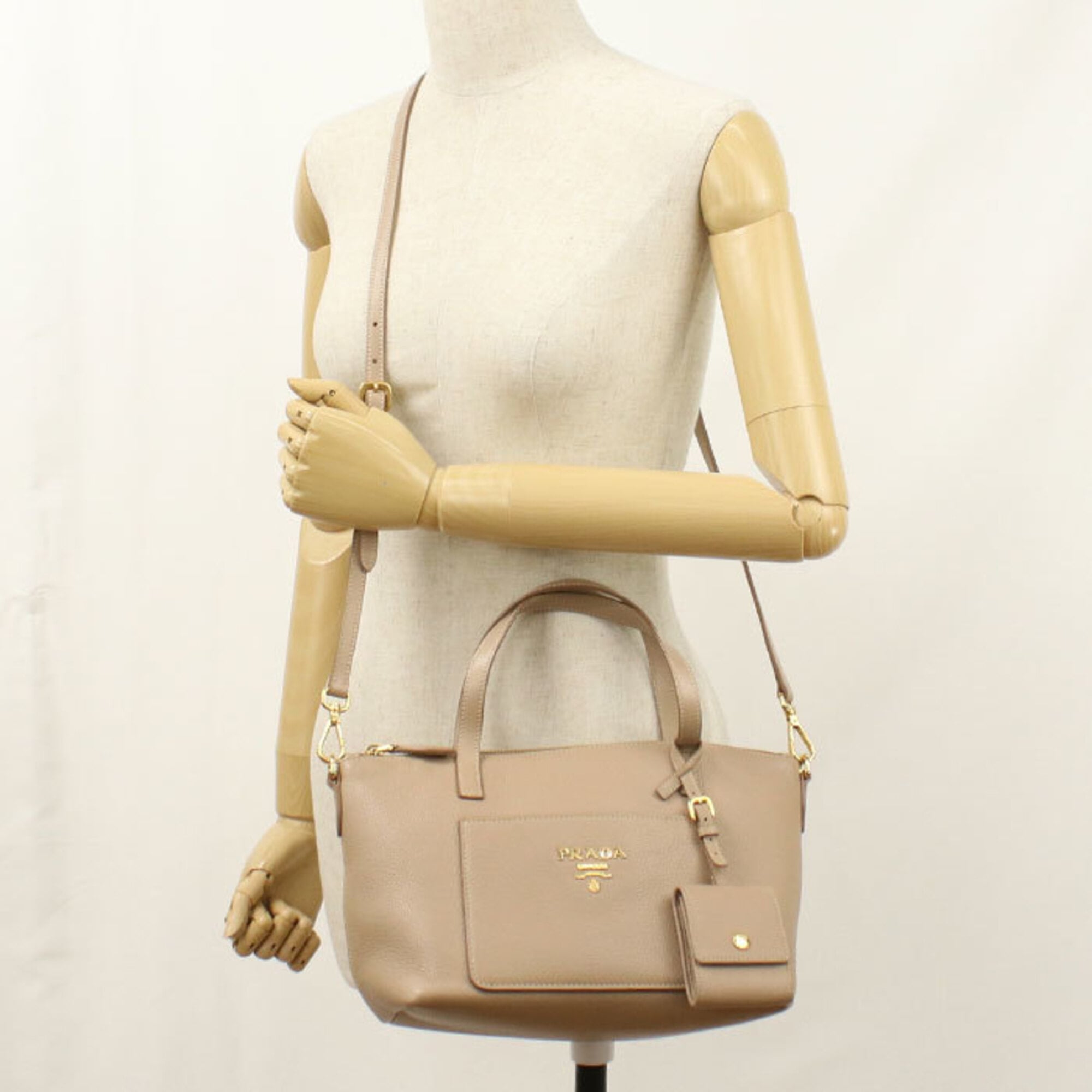 Prada Beige Leather Handbag (Pre-Owned)