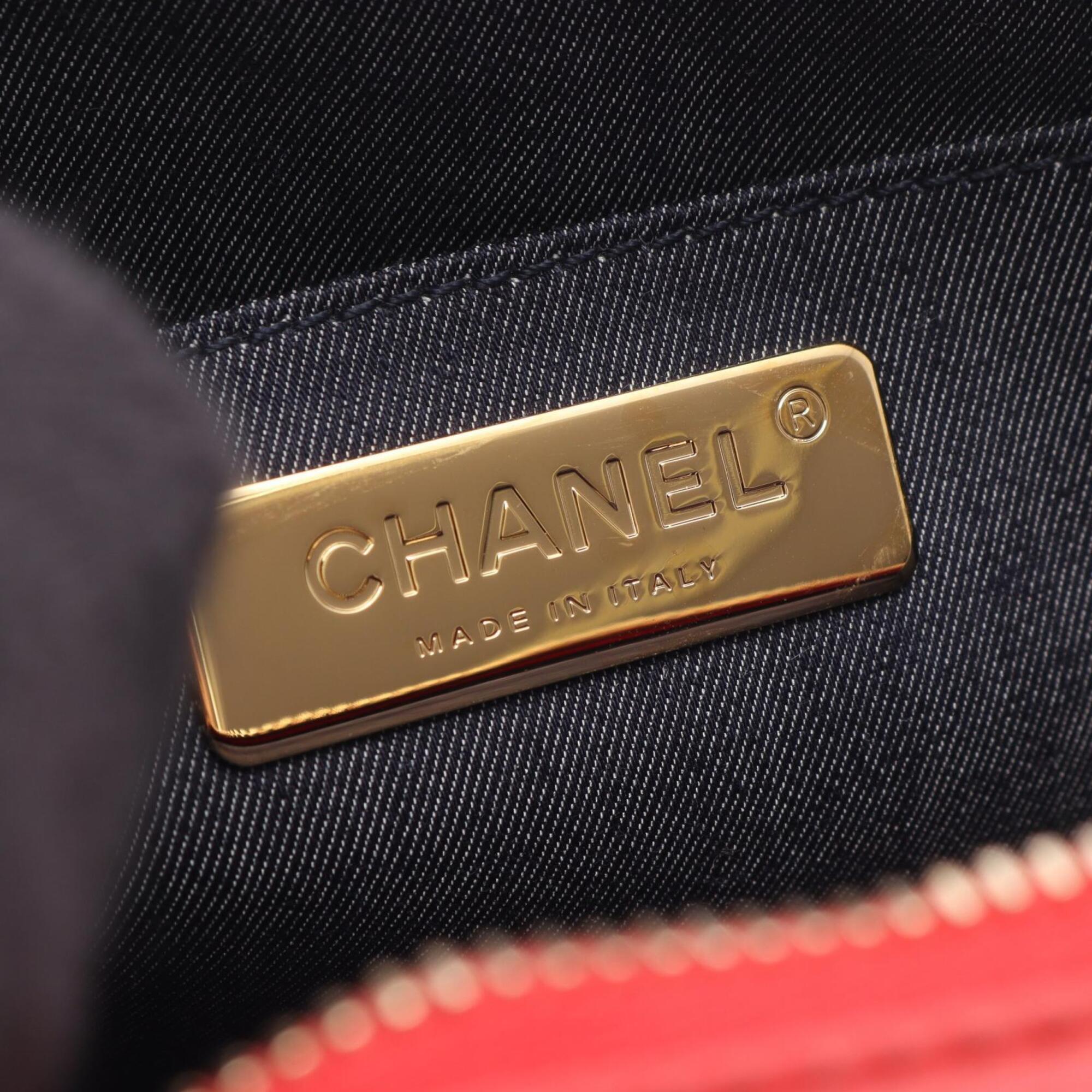 Chanel Red Color Leather Fanny Pack (Pre-Owned)