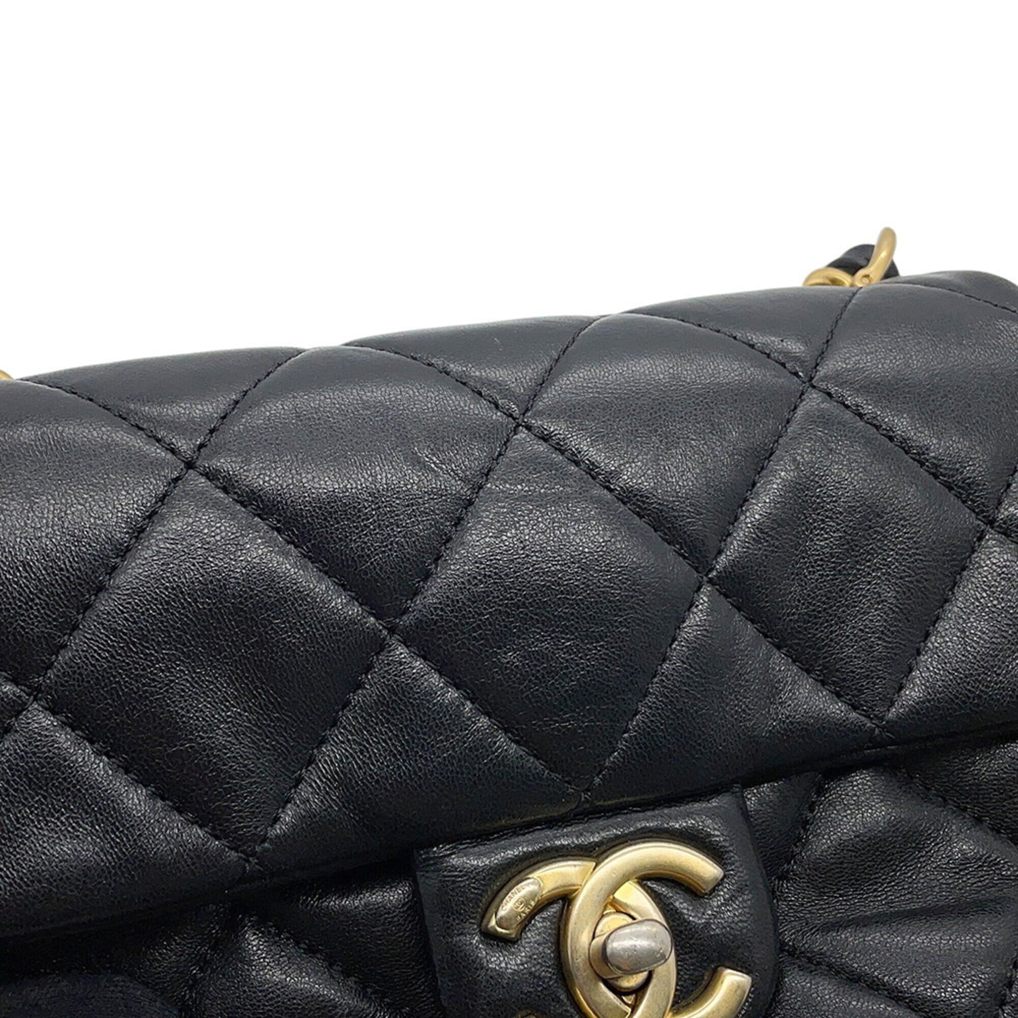Chanel Black Leather Handbag Shoulder Bag (Pre-Owned)
