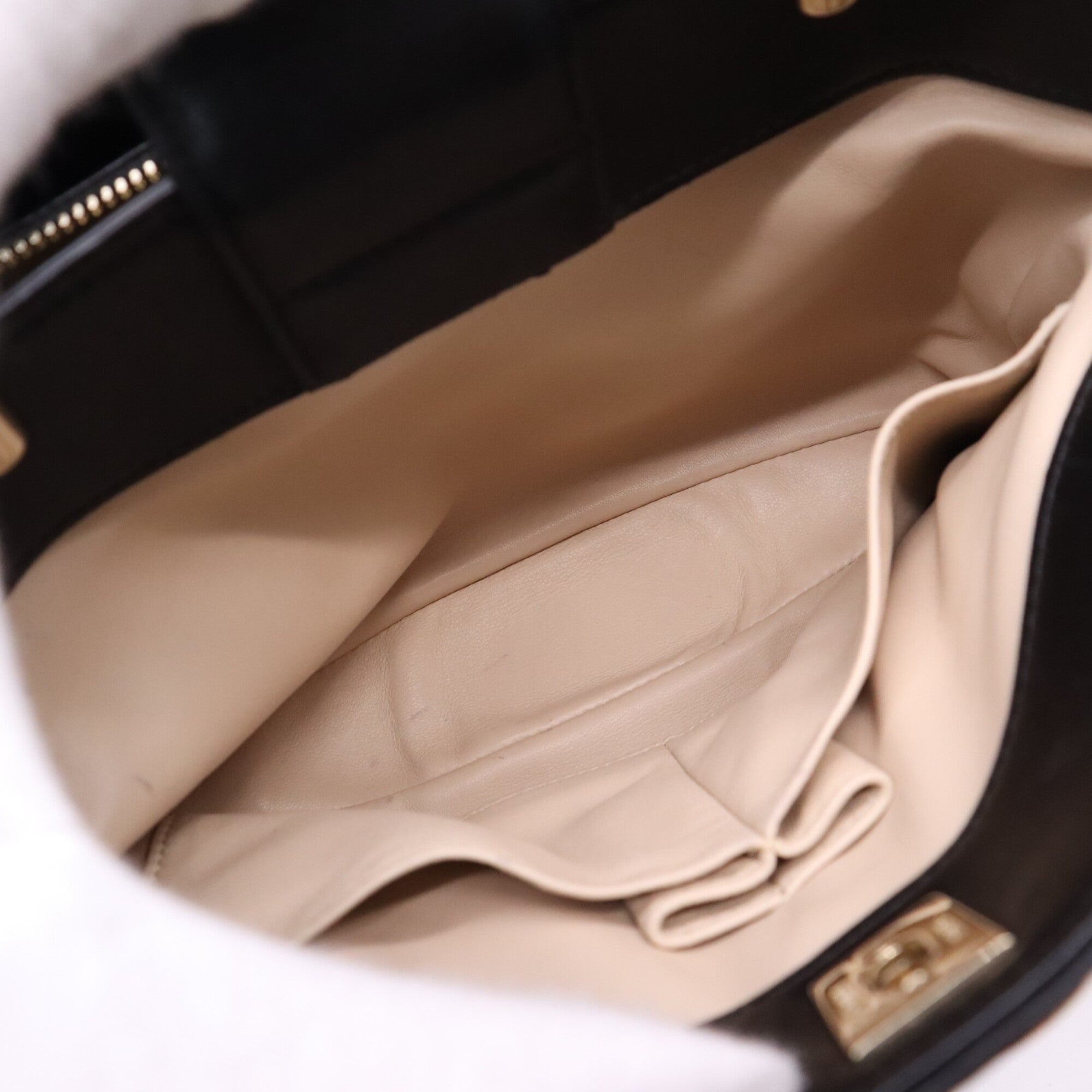 Chanel Matelasse Black Leather Handbag (Pre-Owned)