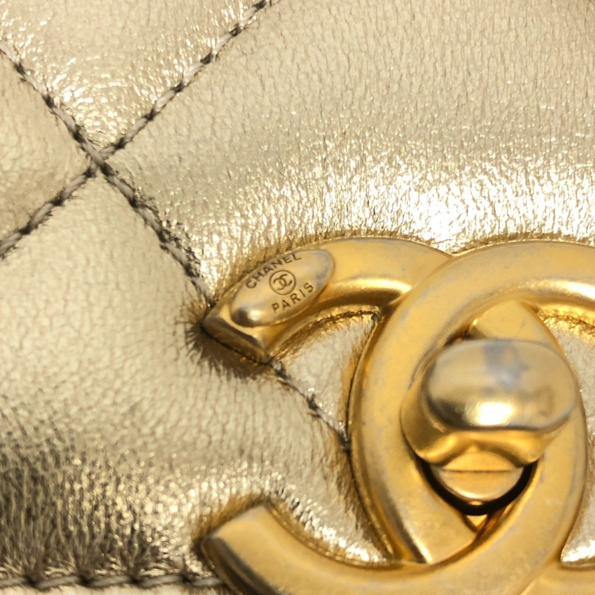 Chanel Matelasse Gold Leather Handbag Shoulder Bag (Pre-Owned)