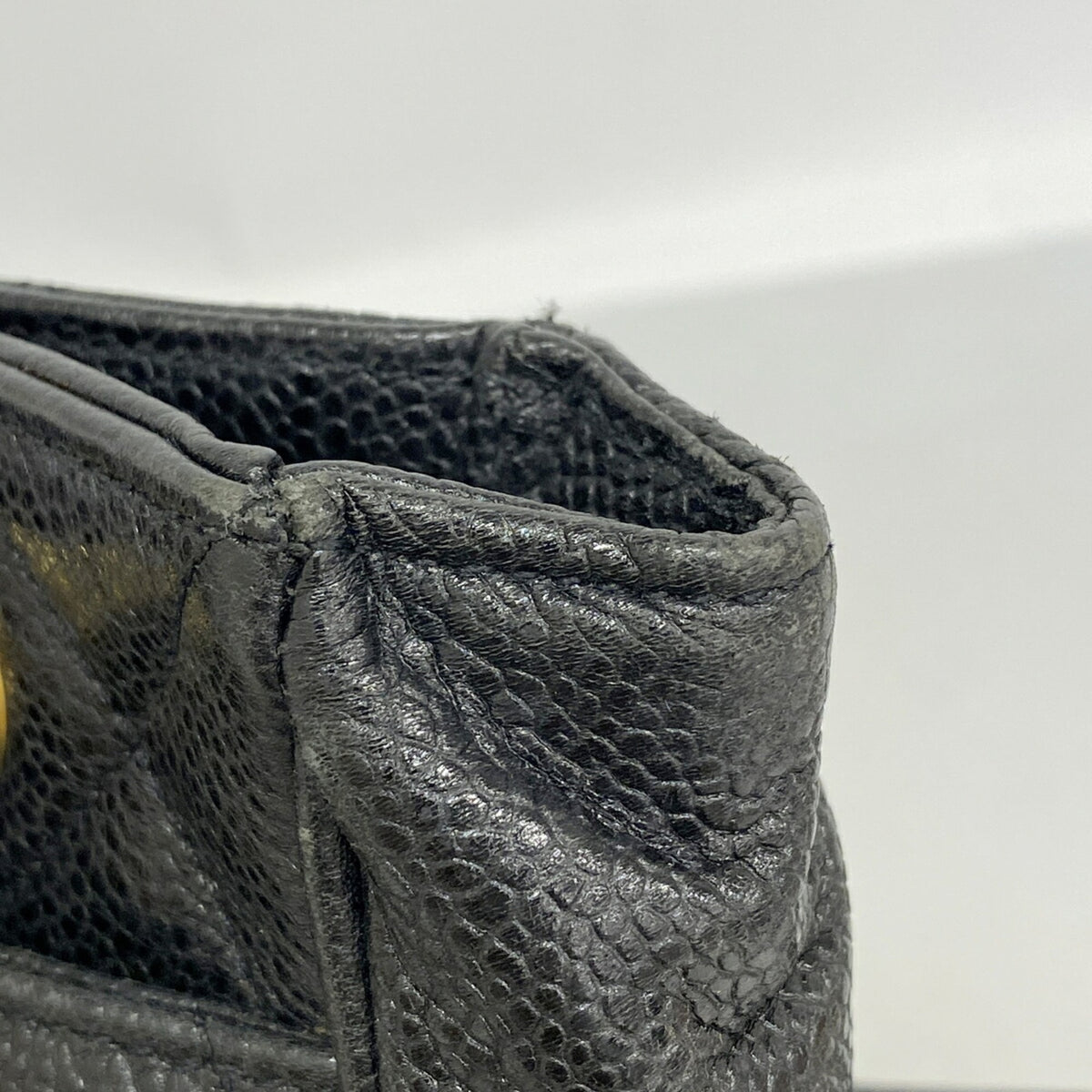 Chanel Black Grained Calfskin Shoulder Bag (Pre-Owned)