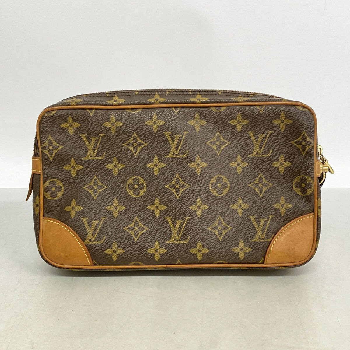 Louis Vuitton Brown Clutch Bag (Pre-Owned)