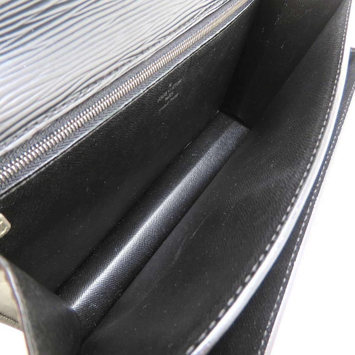 Louis Vuitton Noir Epi Leather Clutch Bag Pochette (Pre-Owned)