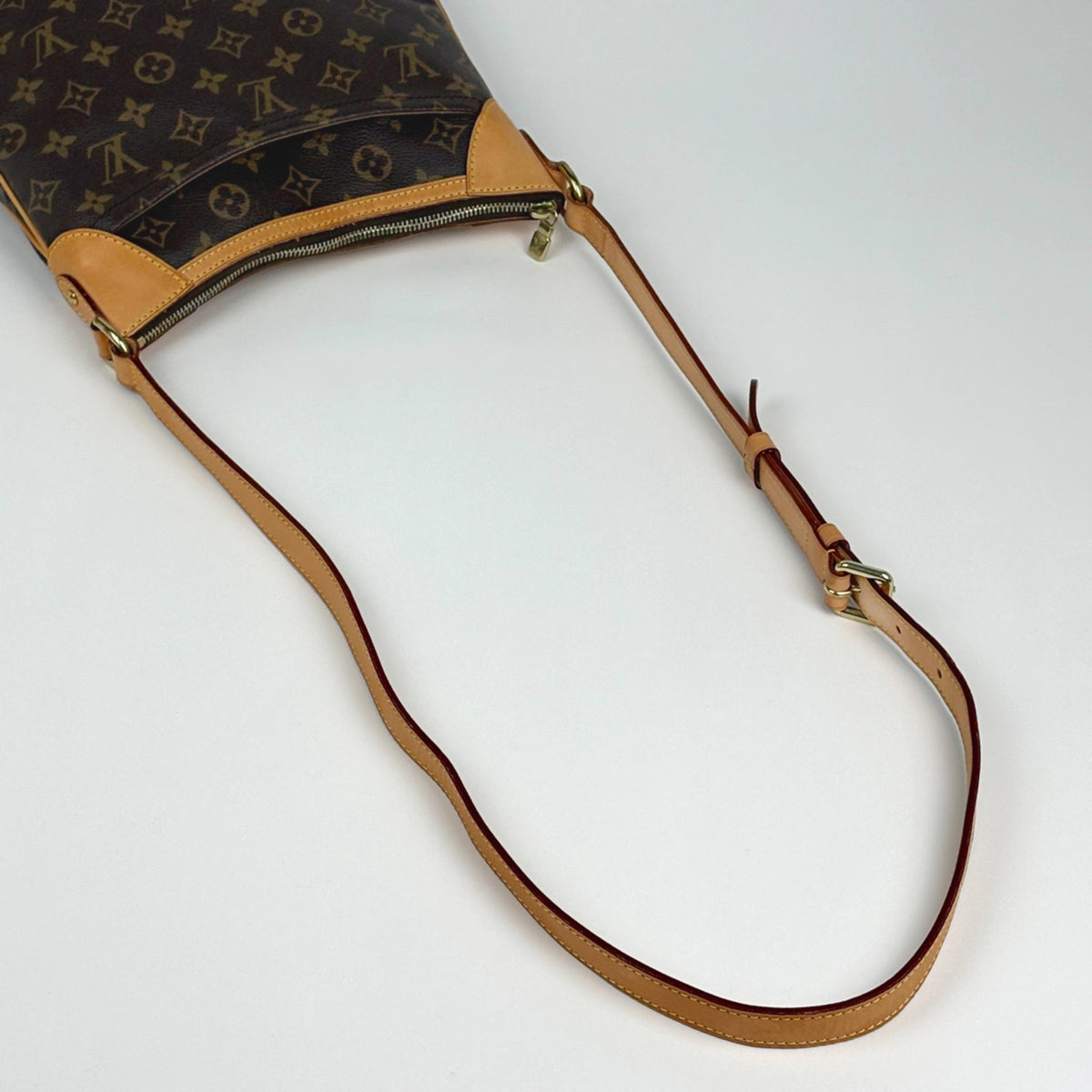 Louis Vuitton Brown Monogram Shoulder Bag (Pre-Owned)