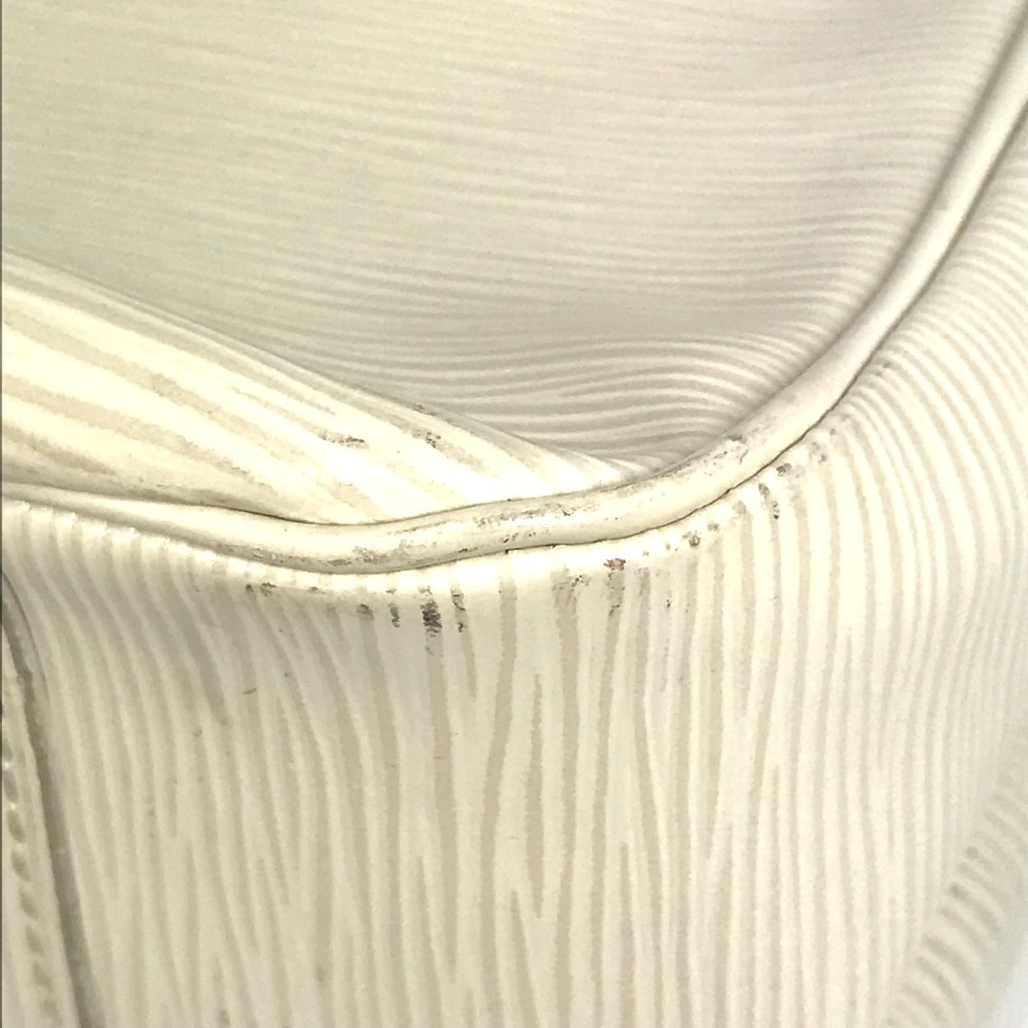 Louis Vuitton Epi White Epi Leather Handbag Tote Bag (Pre-Owned)