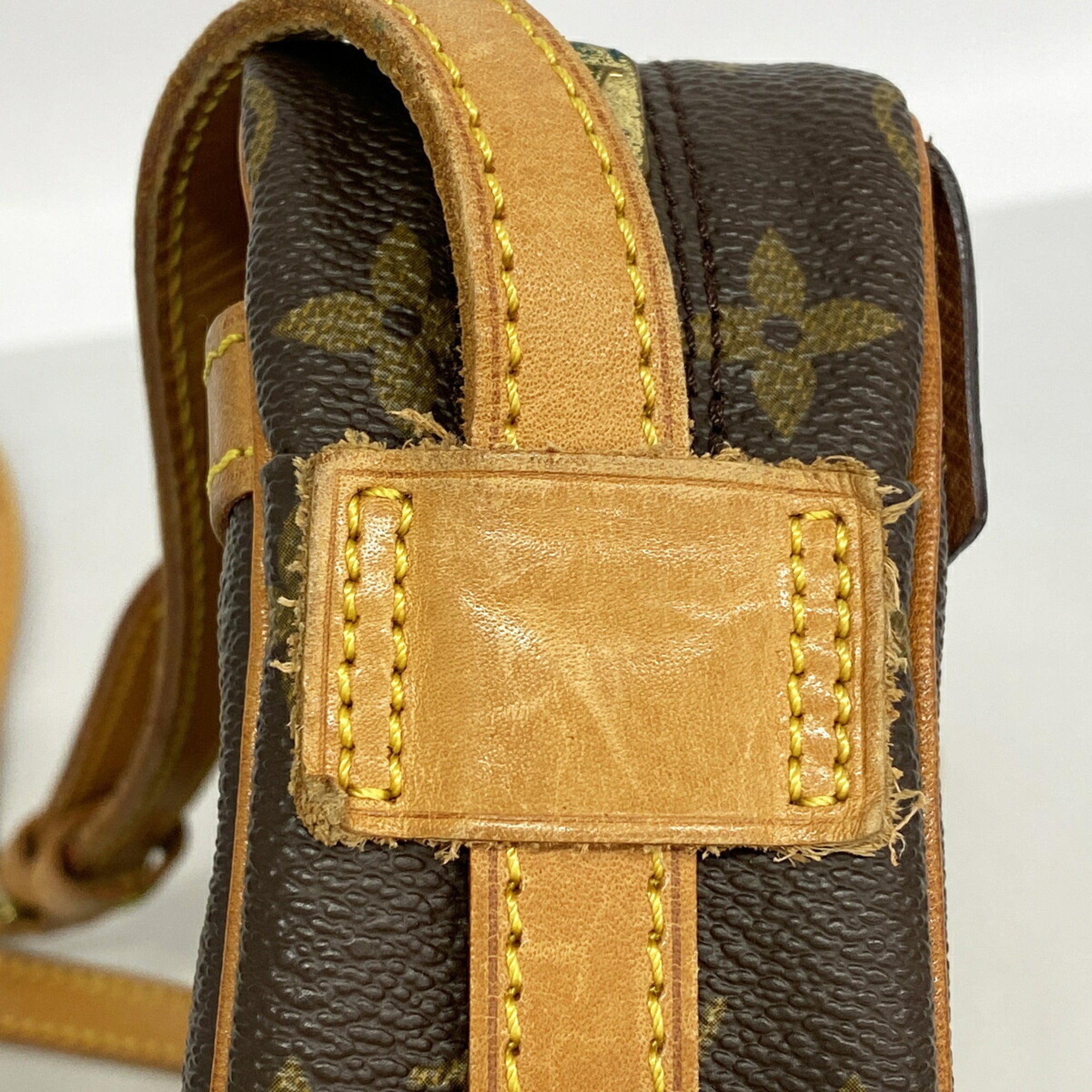 Louis Vuitton Brown Shoulder Bag (Pre-Owned)