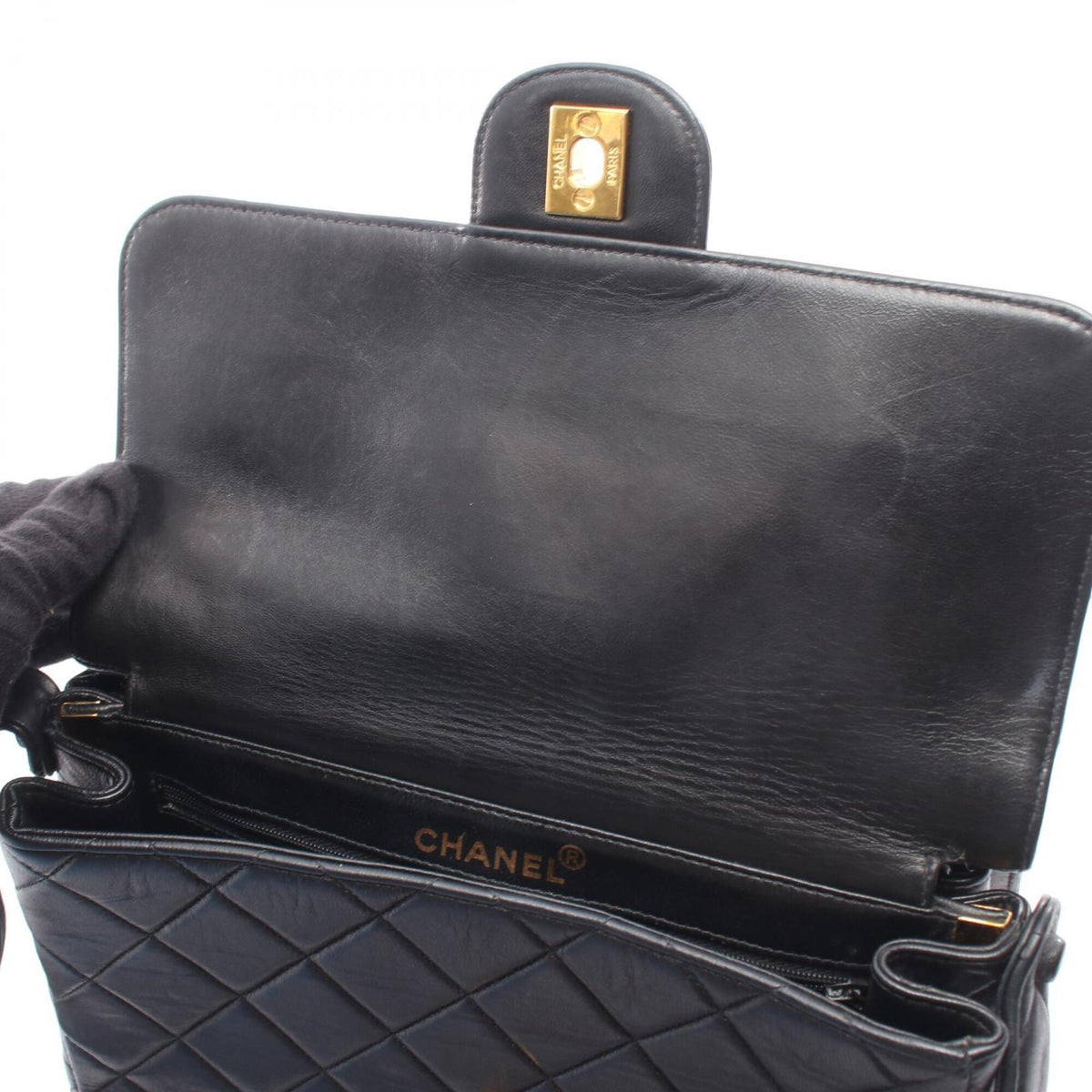 Chanel Matelasse Black Leather Handbag Shoulder Bag (Pre-Owned)