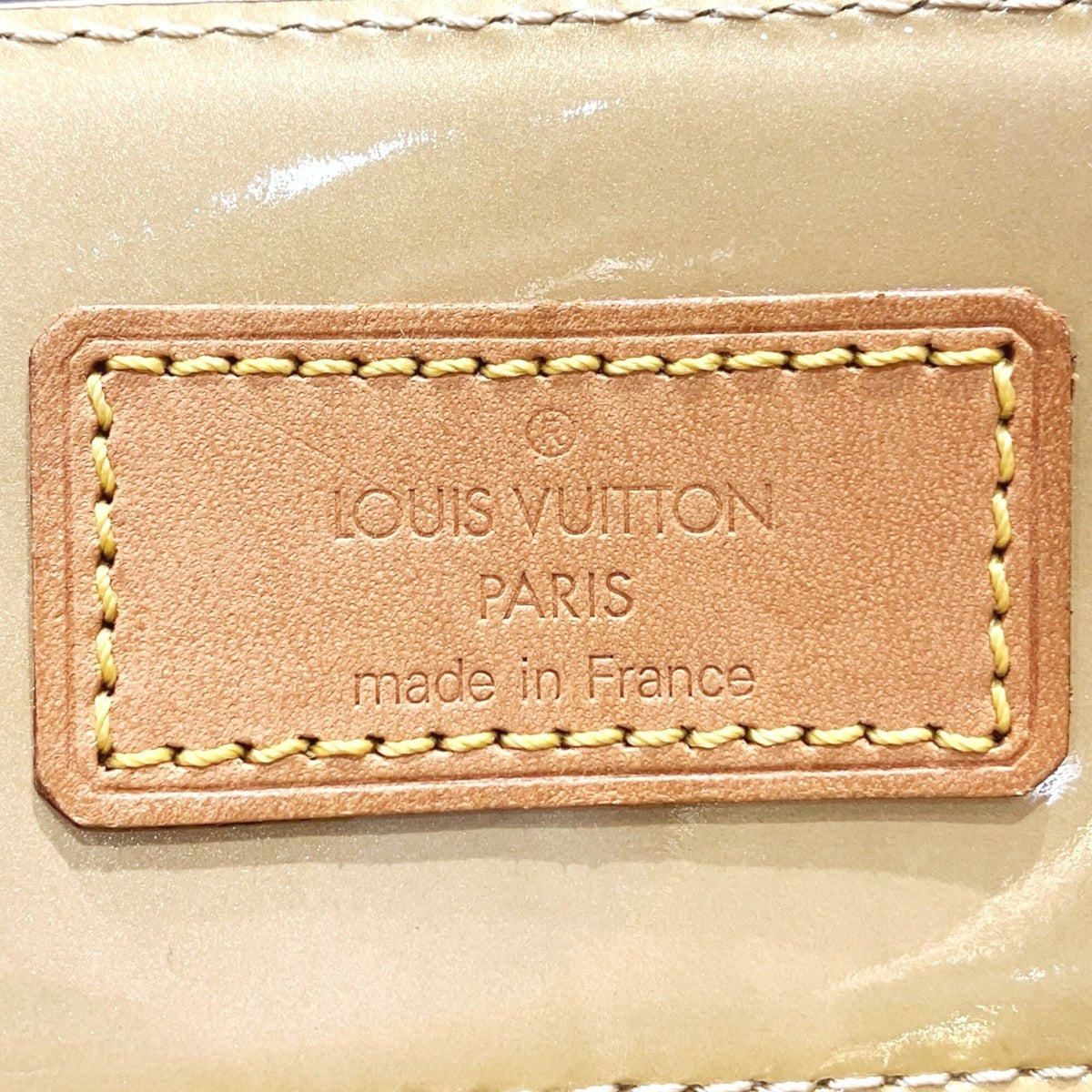 Louis Vuitton Beige Patent Leather Handbag (Pre-Owned)