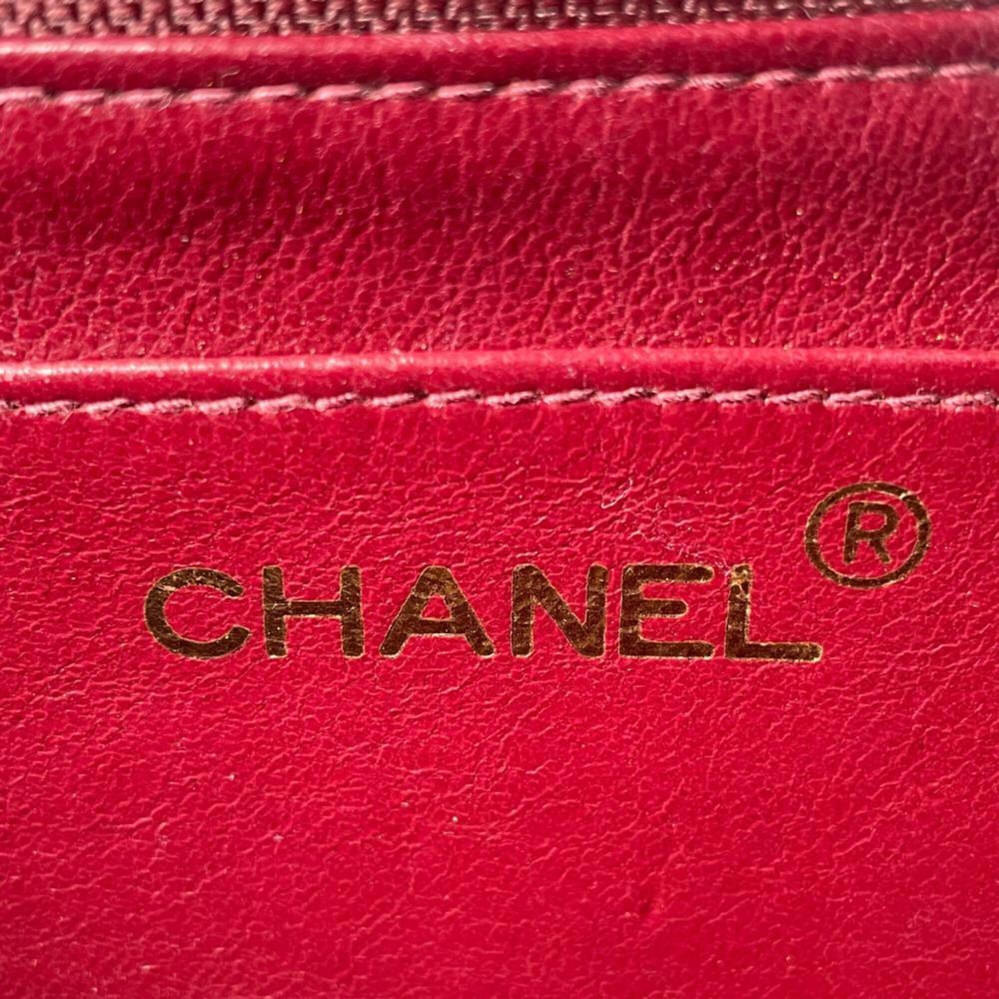 Chanel Black Leather Shoulder Bag (Pre-Owned)