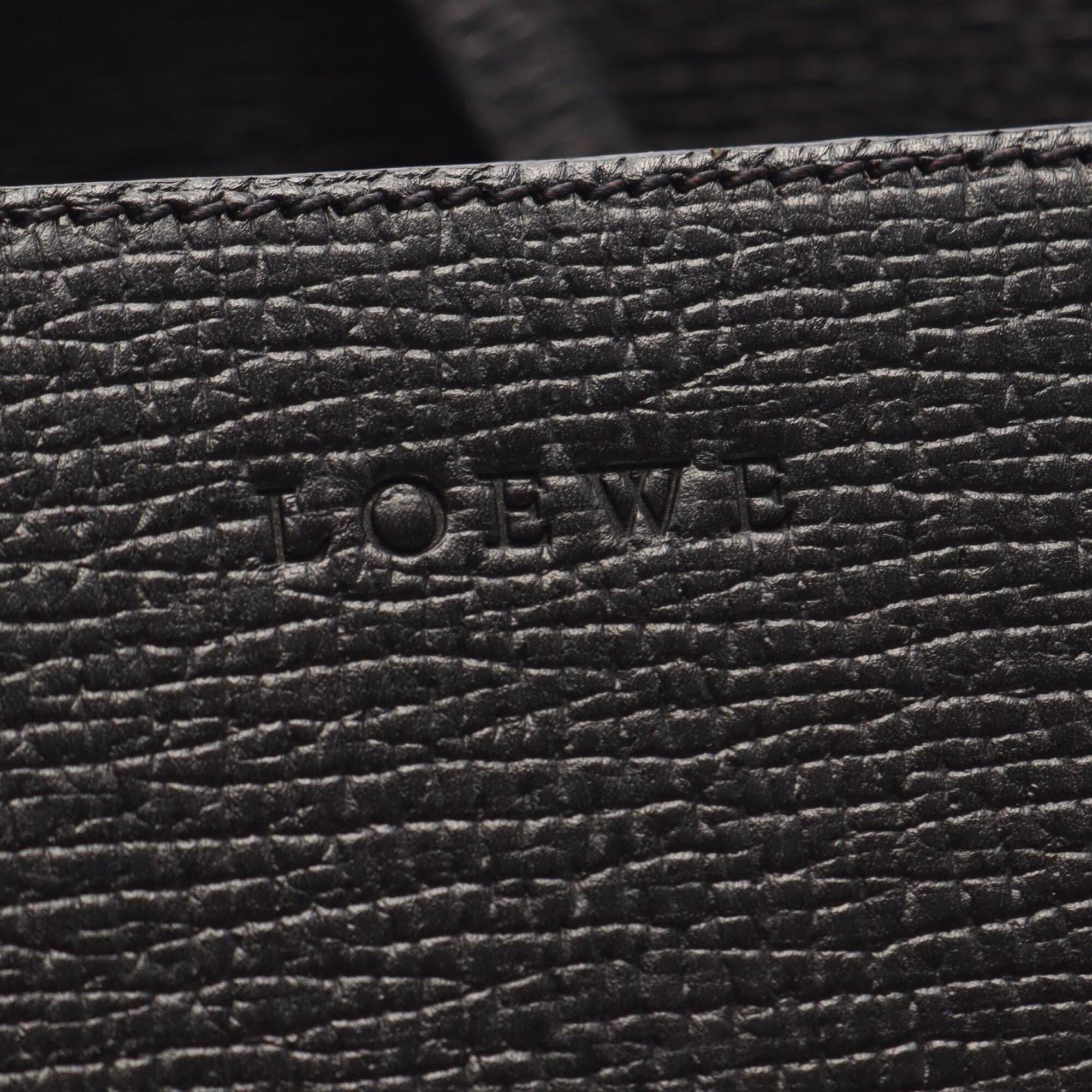 Loewe Black Leather Handbag (Pre-Owned)