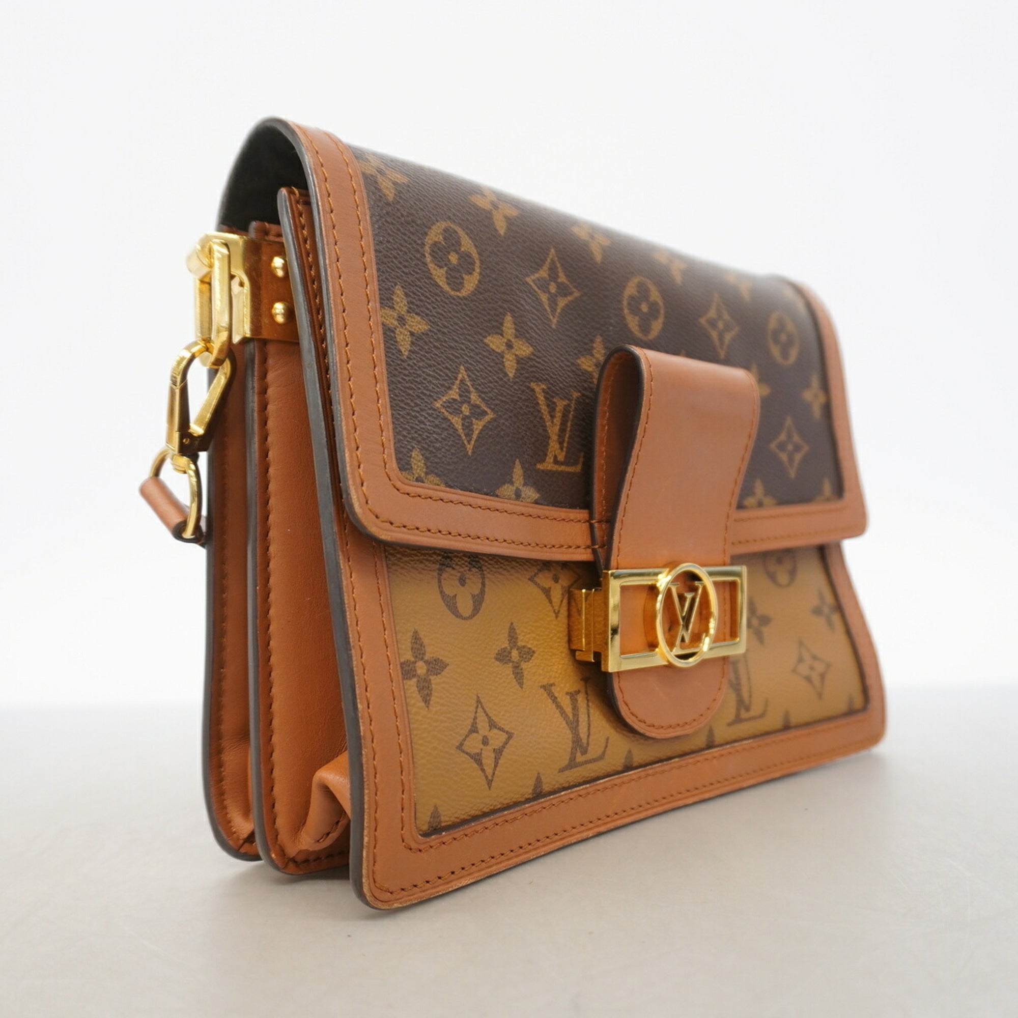 Louis Vuitton Brown Shoulder Bag (Pre-Owned)