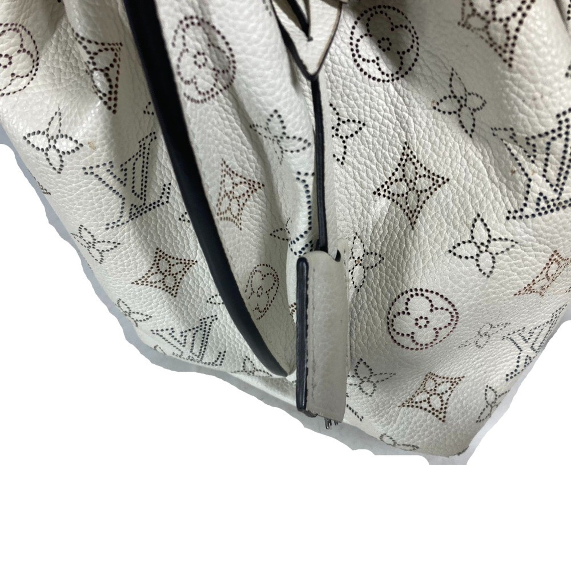 Louis Vuitton Blanc White Mahina Leather Handbag Shoulder Bag (Pre-Owned)