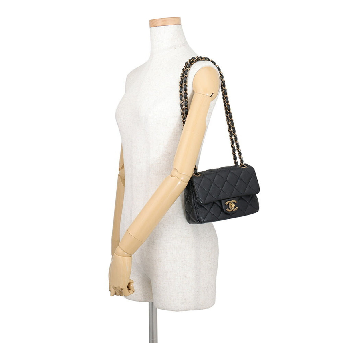 Chanel Matelasse Black Grained Calfskin Handbag Shoulder Bag (Pre-Owned)