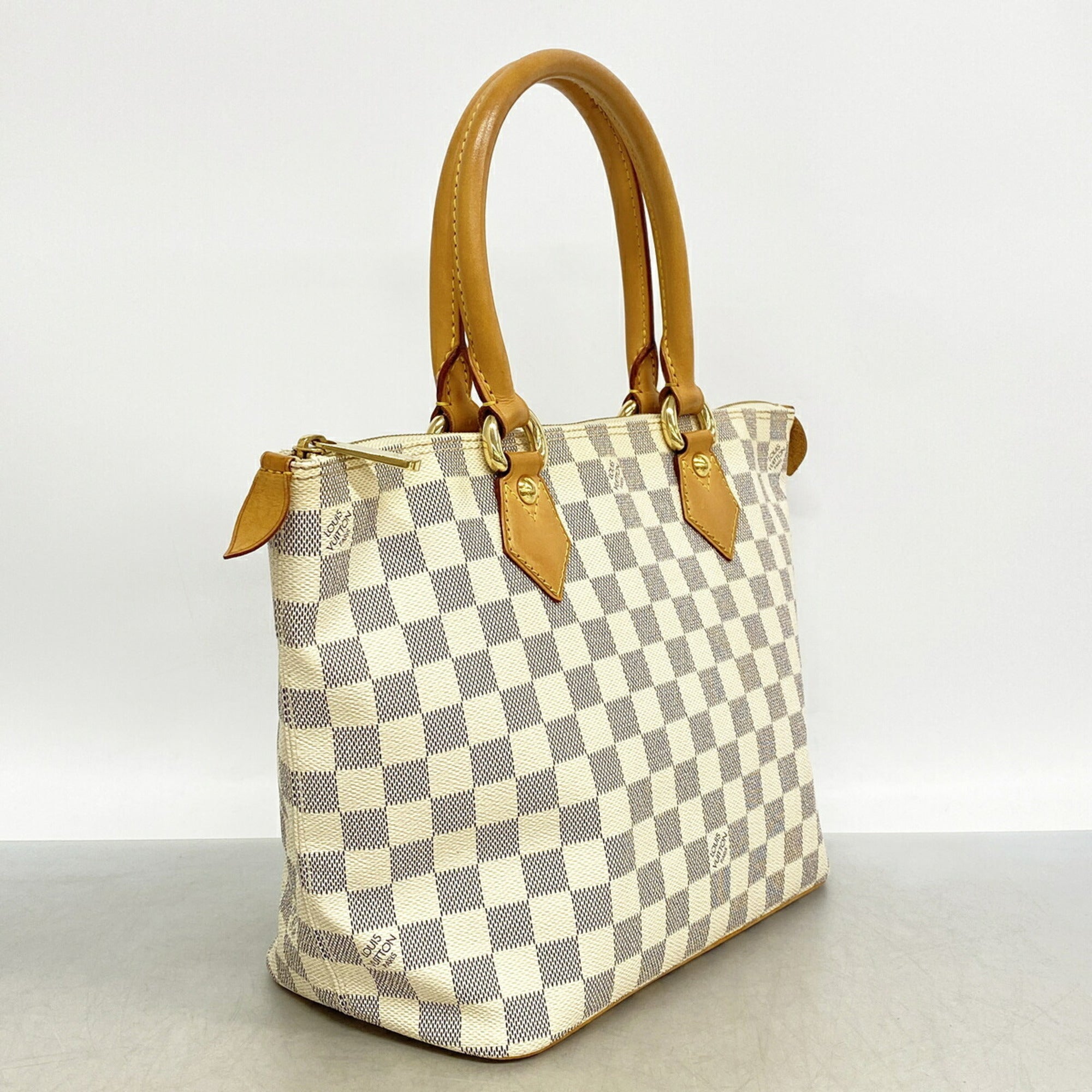 Louis Vuitton White Handbag (Pre-Owned)