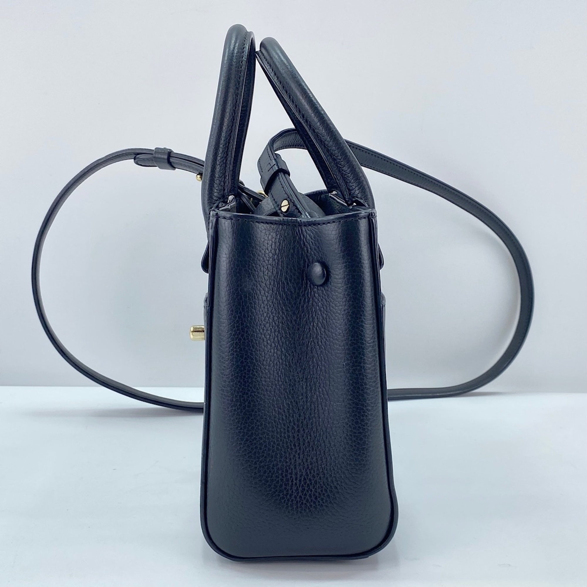 Chanel Black Handbag (Pre-Owned)