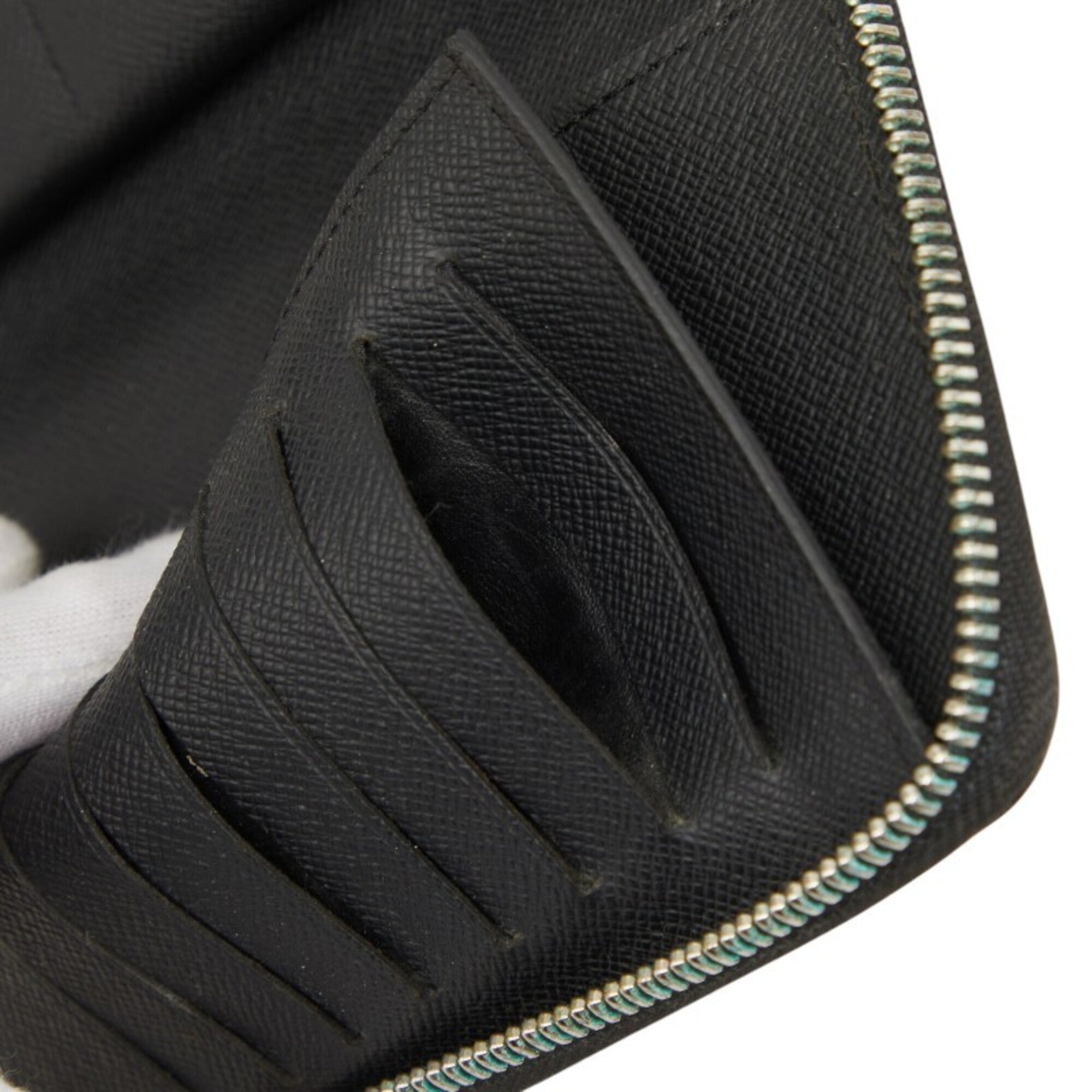 Louis Vuitton Black Noir Leather Long Wallet (Bi-Fold) (Pre-Owned)