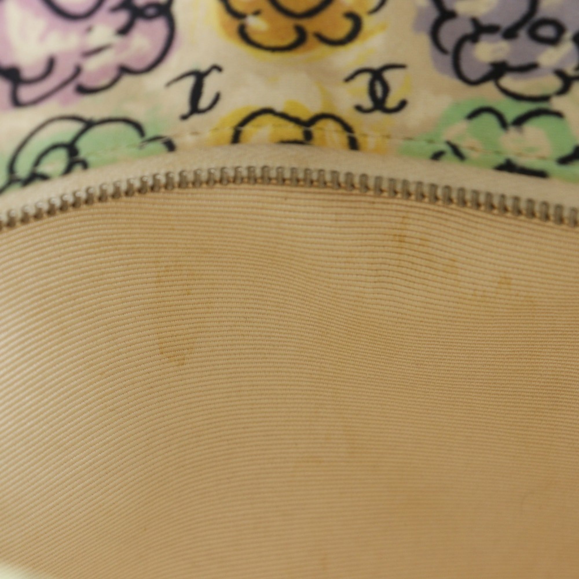 Chanel Ivory White Nylon Handbag Tote Bag (Pre-Owned)
