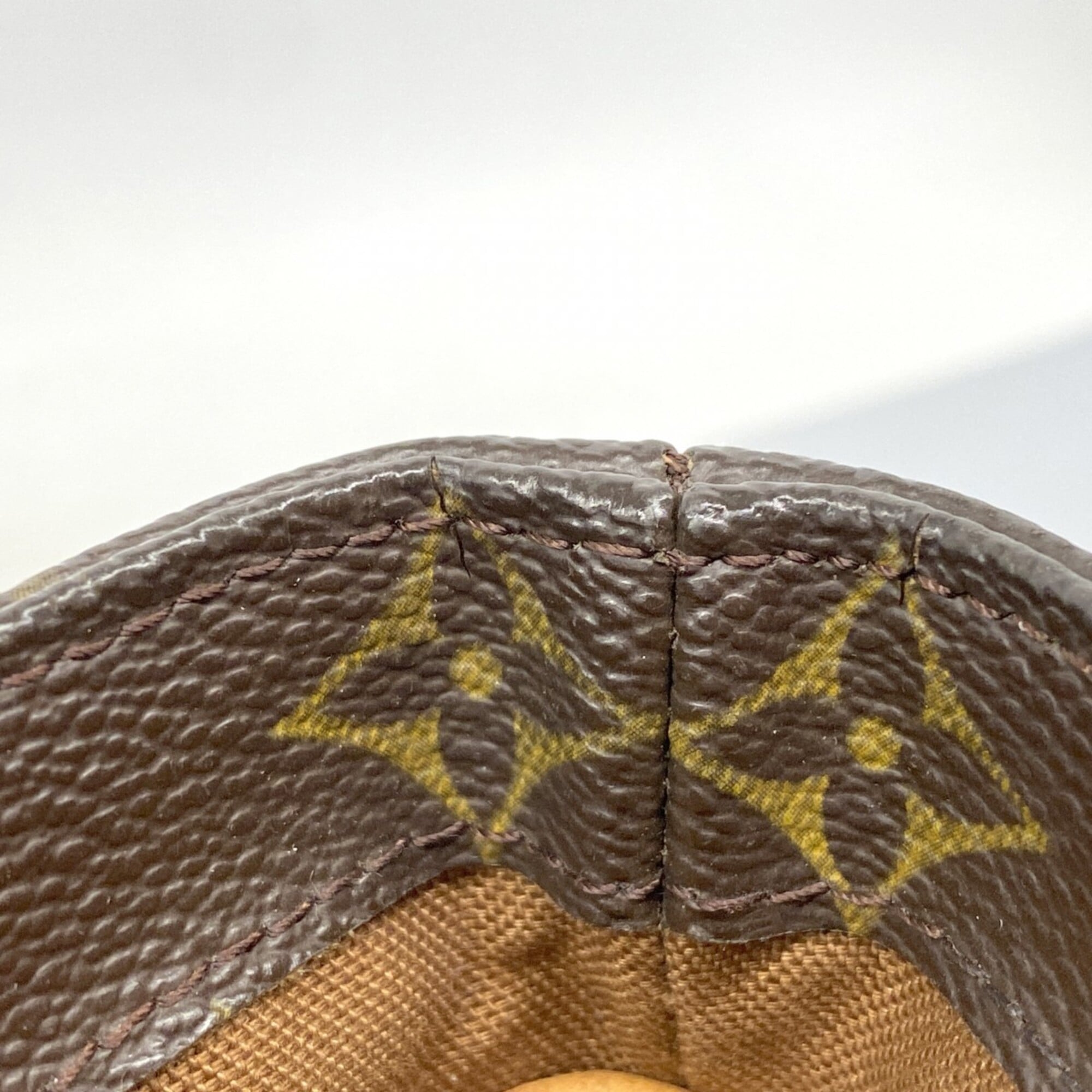 Louis Vuitton Brown Handbag (Pre-Owned)